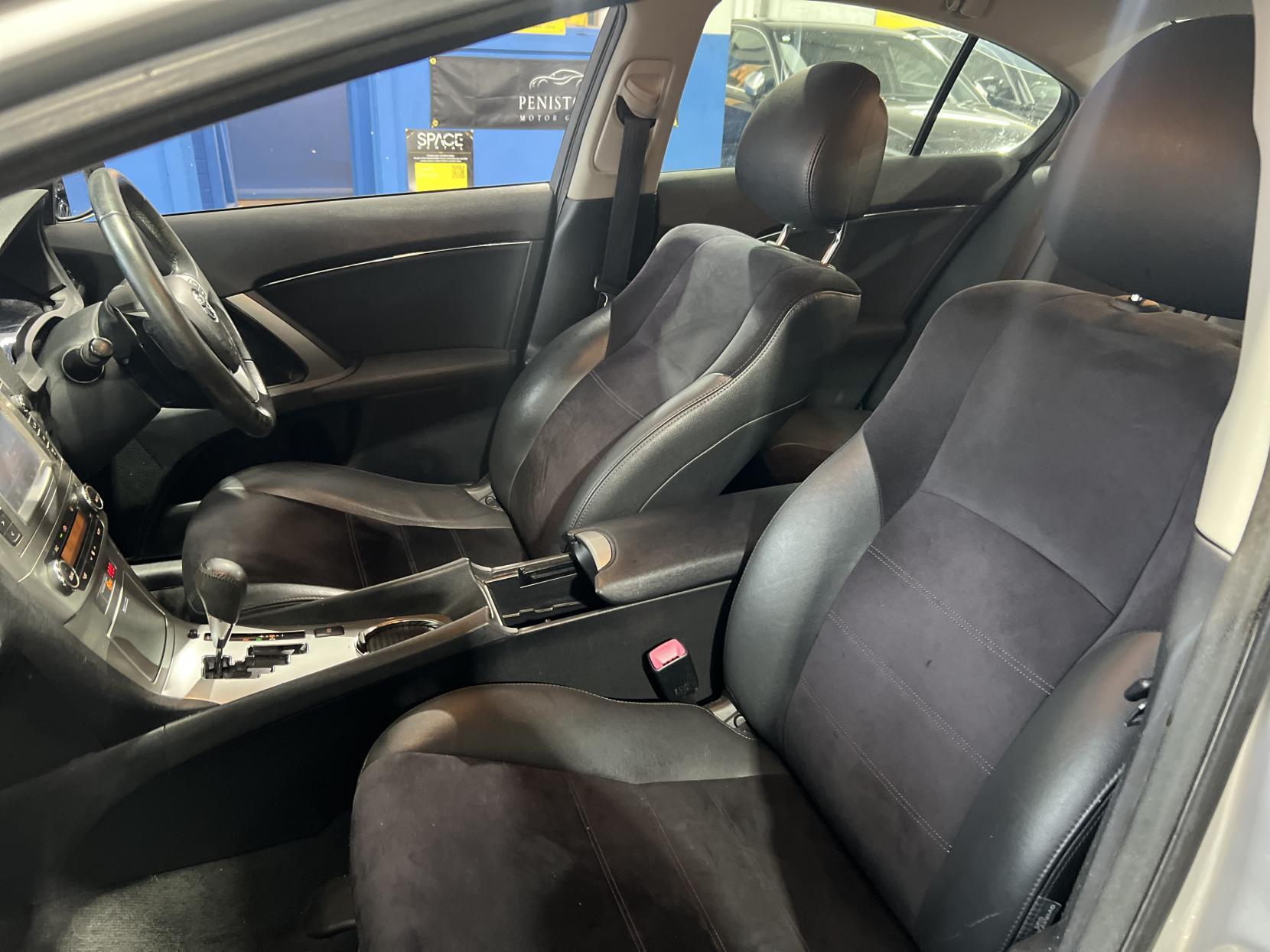 Toyota Avensis - Image 16