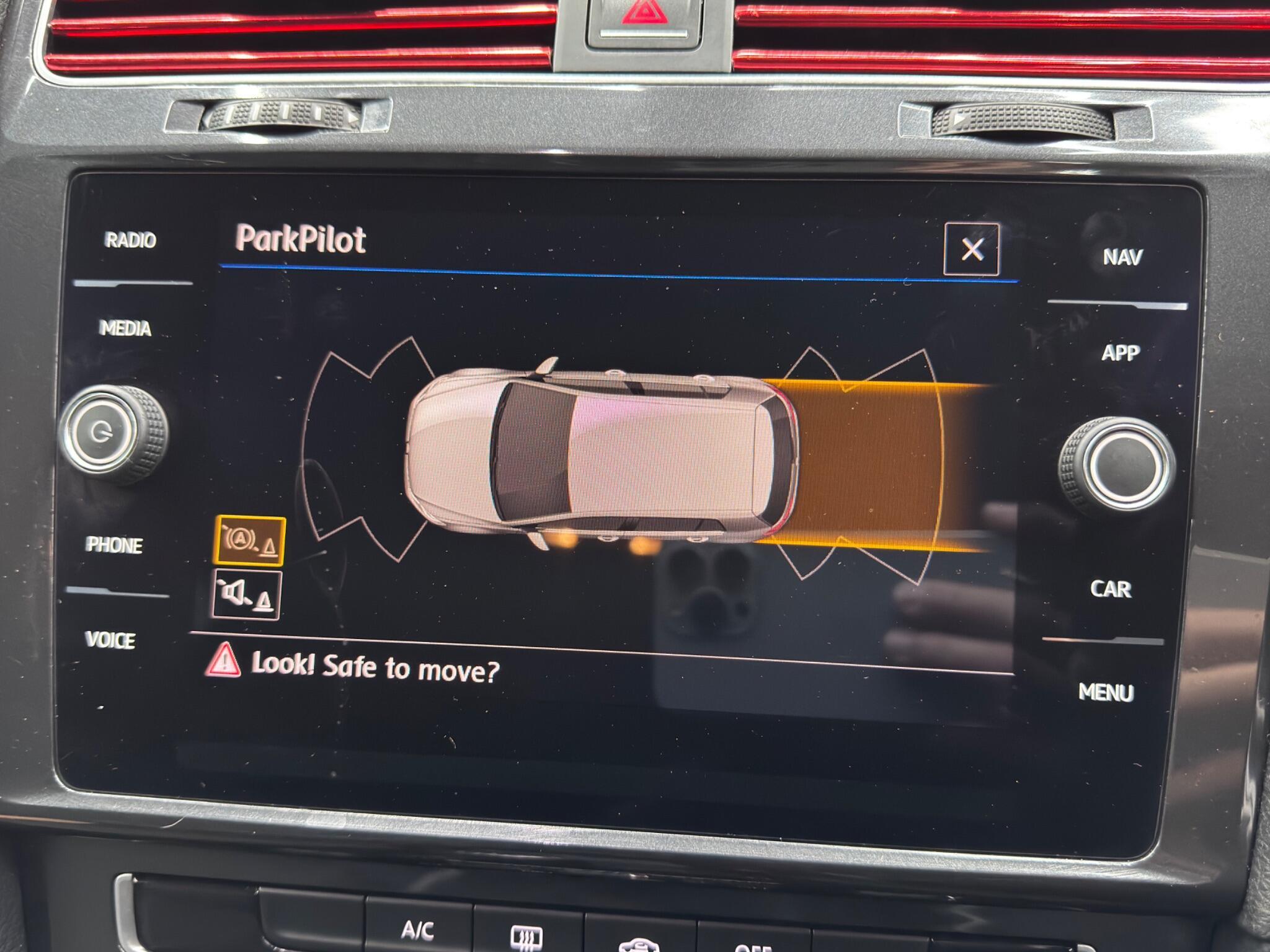 Volkswagen Golf - Image 33