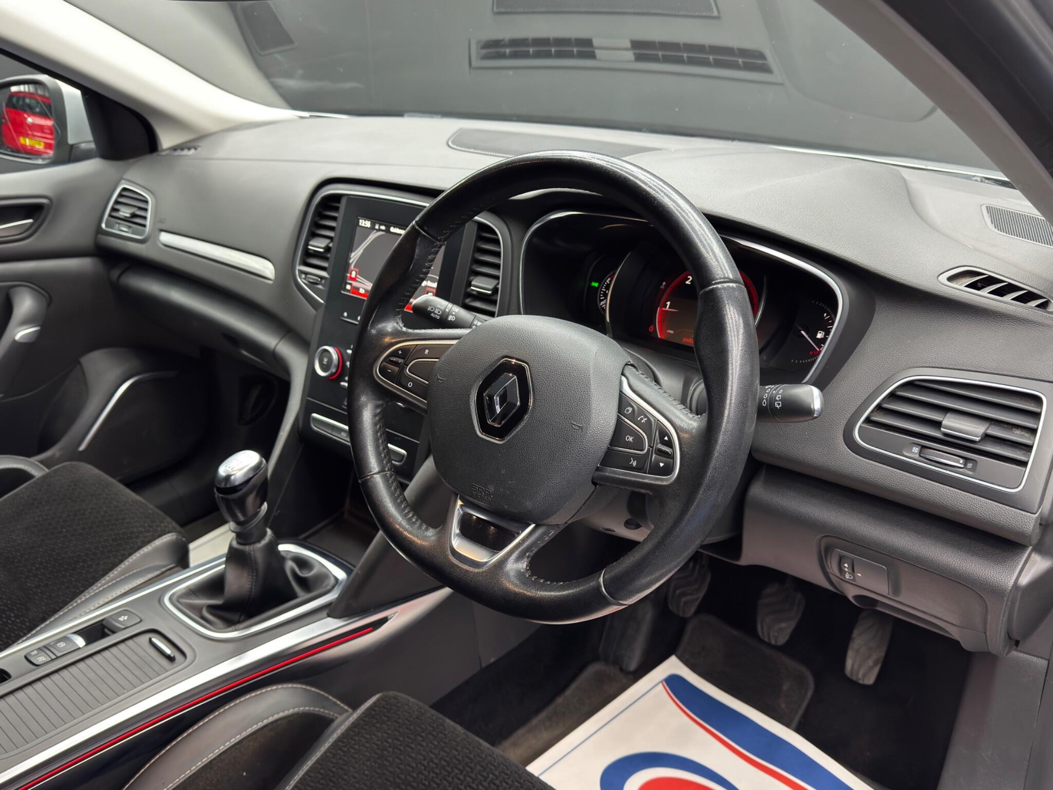 Renault Megane - Image 9