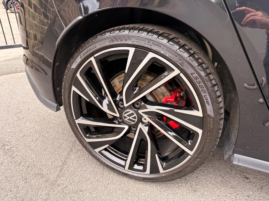 Volkswagen Golf - Image 20