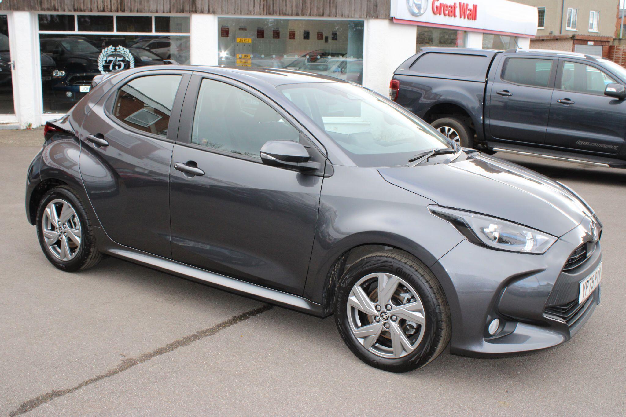 Toyota Yaris - Image 8