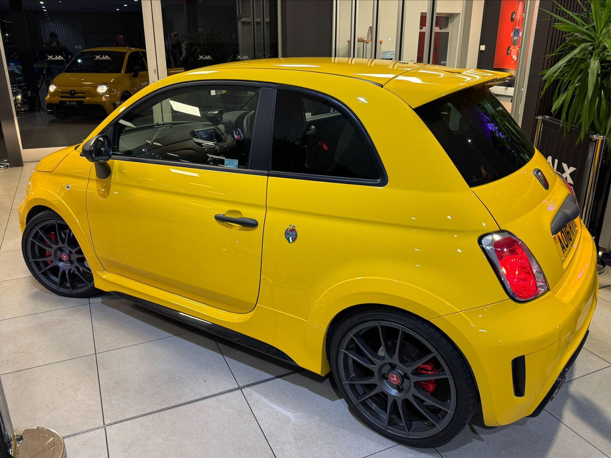 Abarth 695 - Image 5