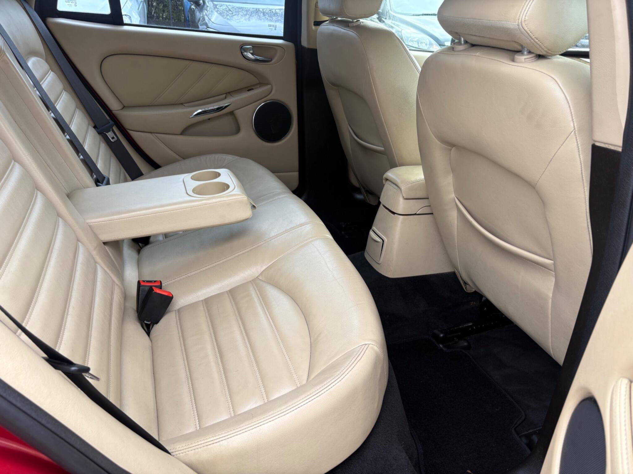 Jaguar X-TYPE - Image 24