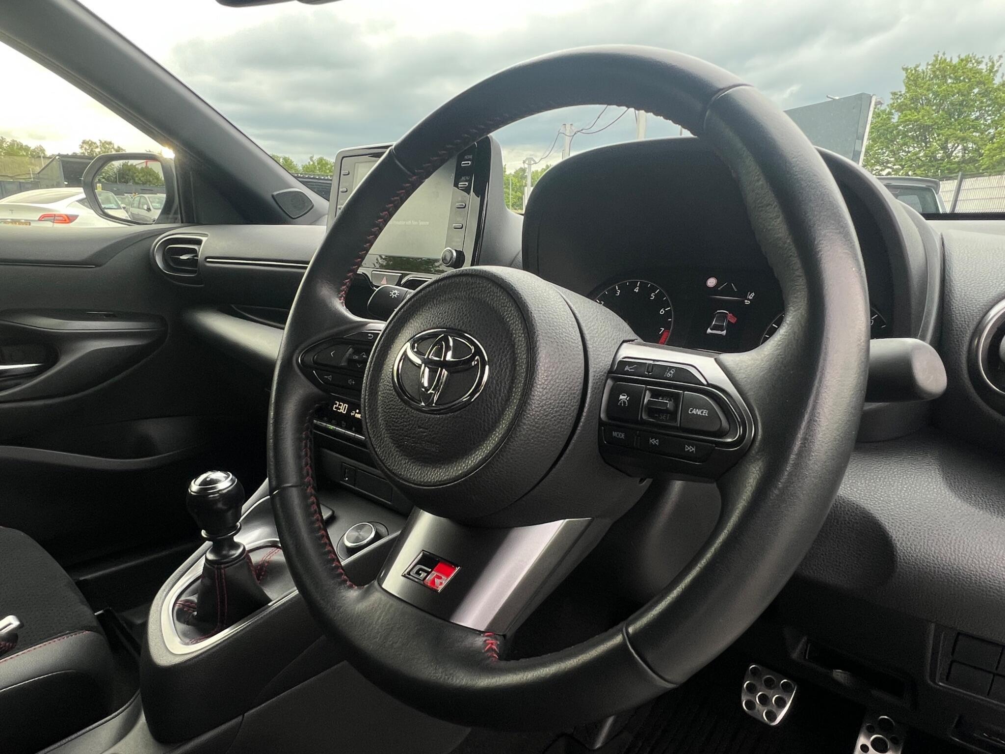 Toyota Yaris - Image 19