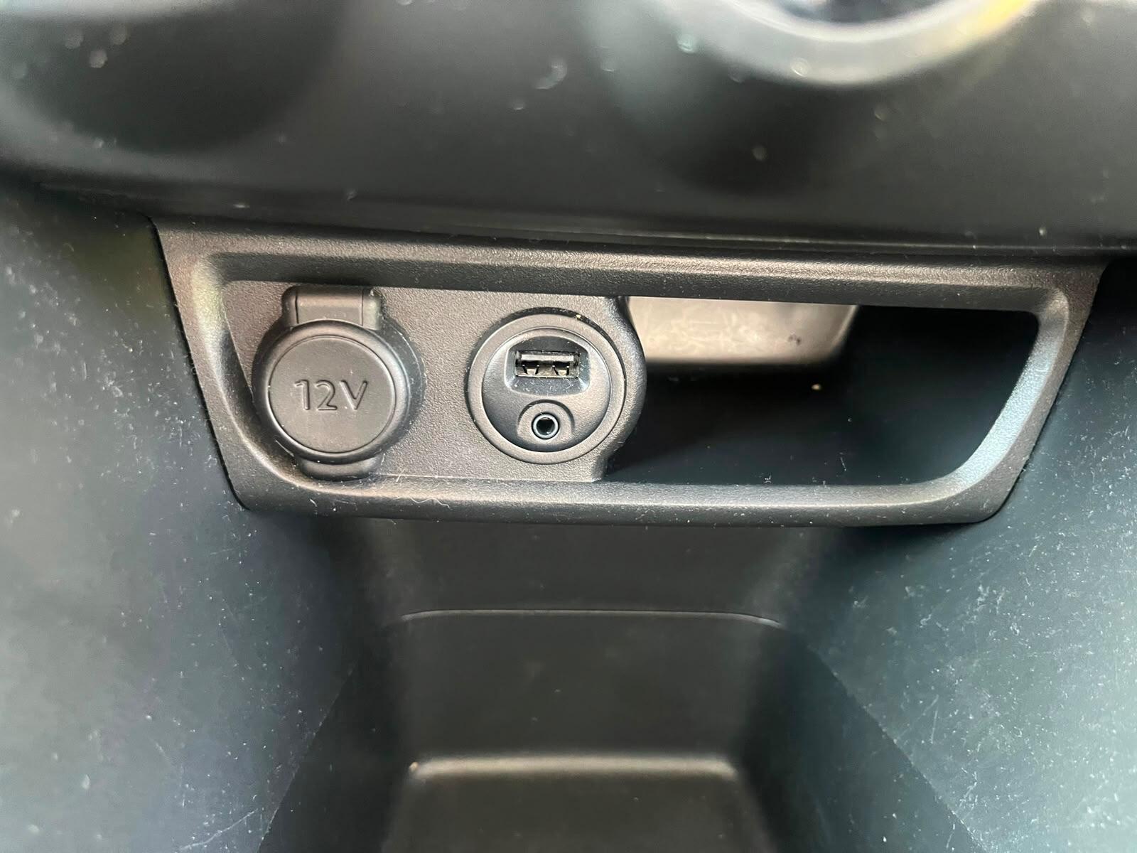 Peugeot 208 - Image 14