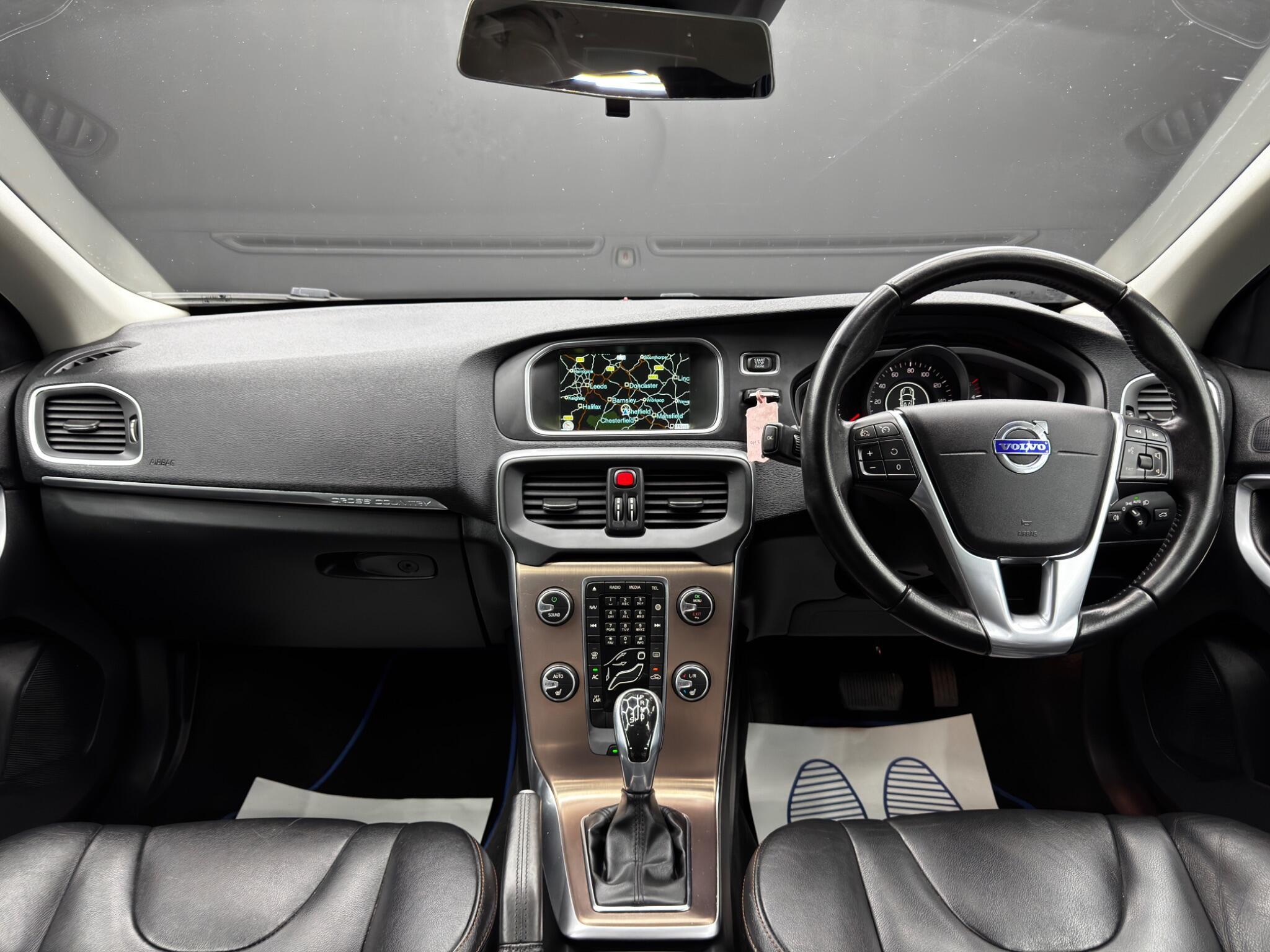Volvo V40 CROSS COUNTRY - Image 10