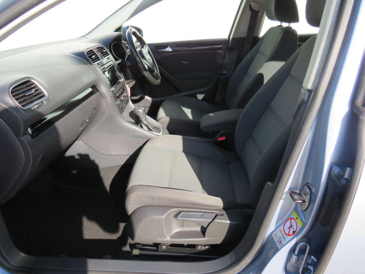 Volkswagen Golf - Image 9