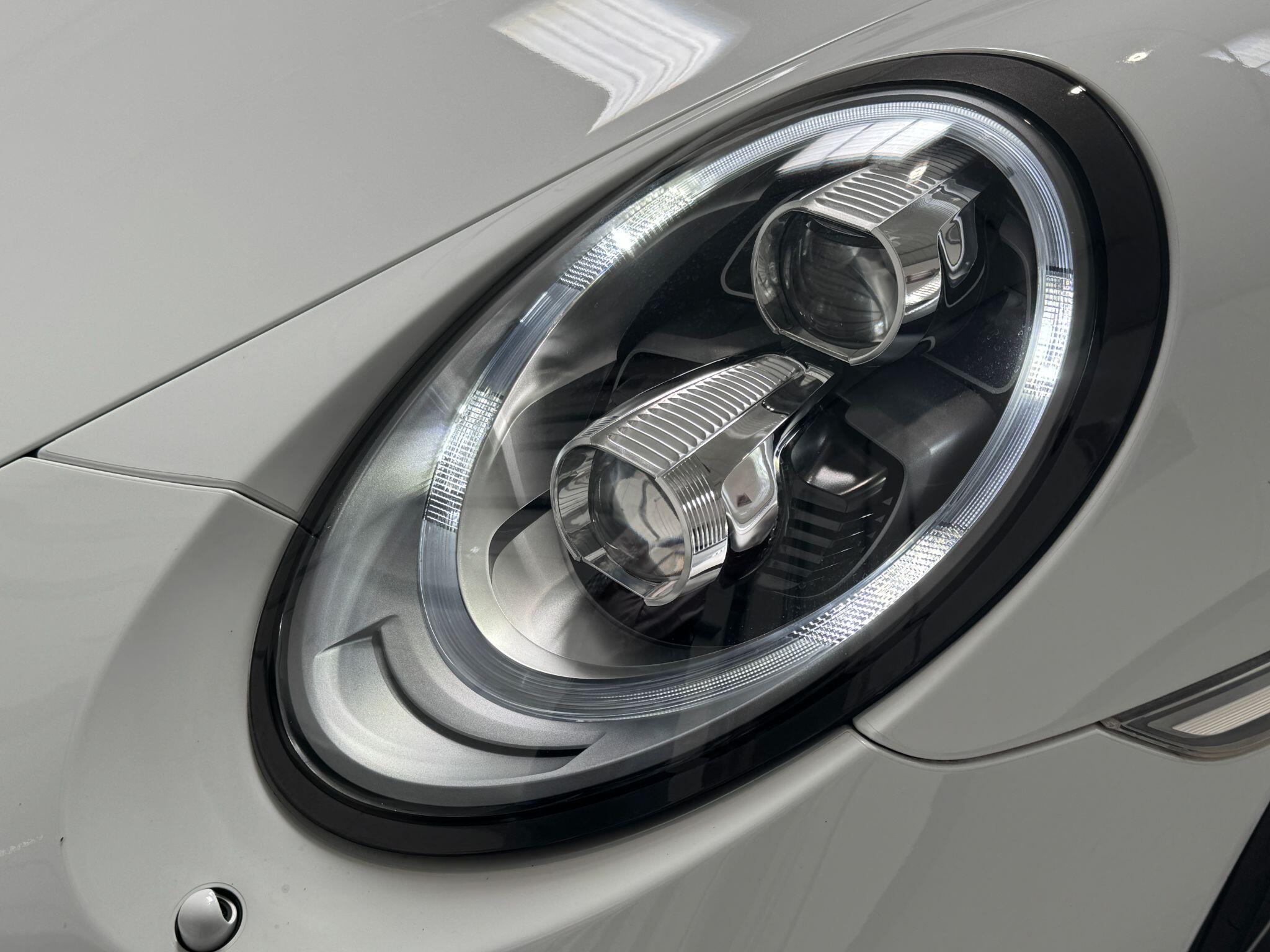 Porsche 911 - Image 93