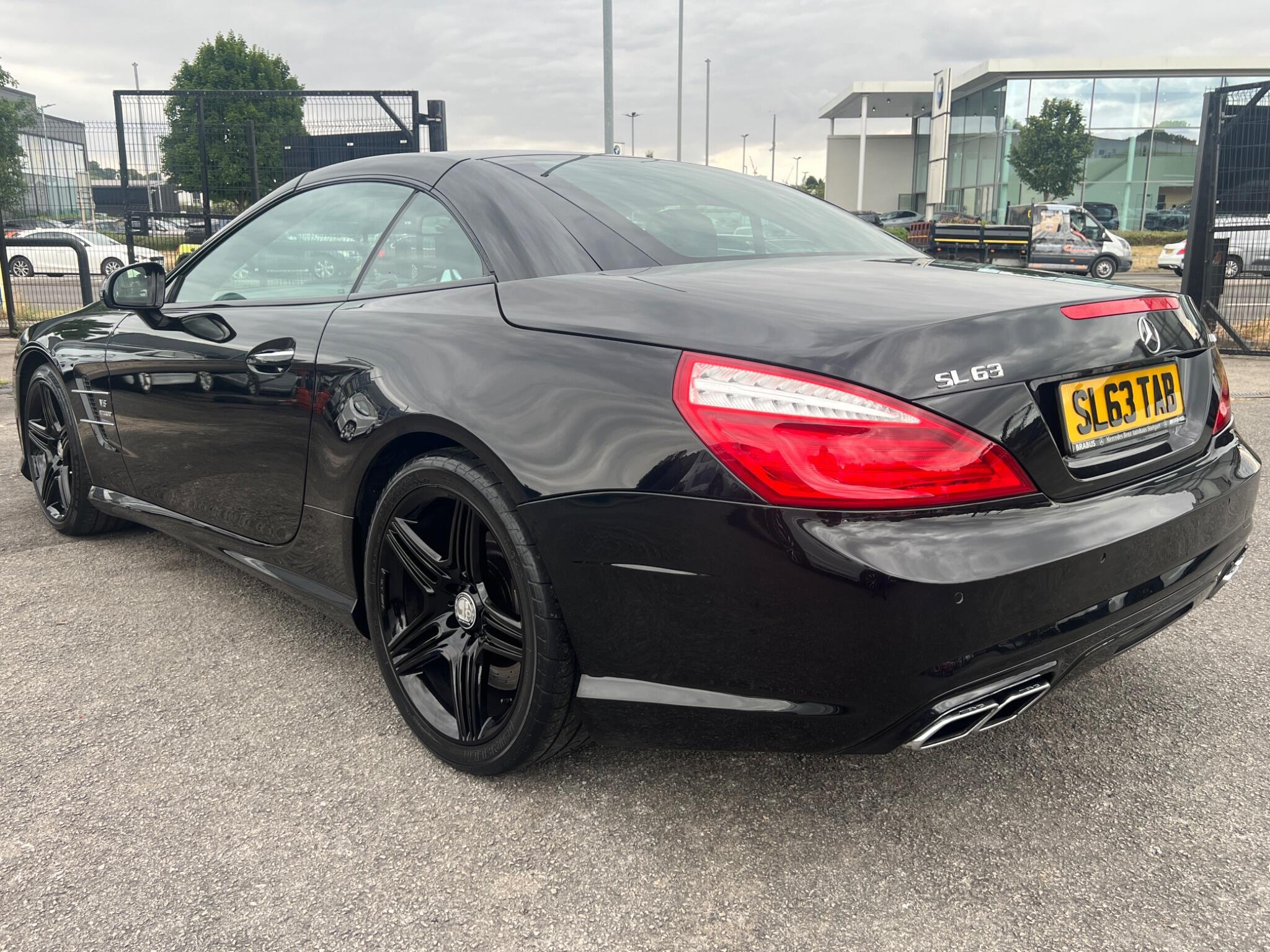 Mercedes SL - Image 11
