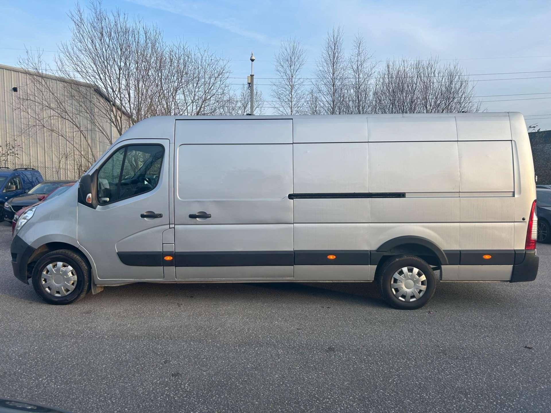 Renault Master - Image 6