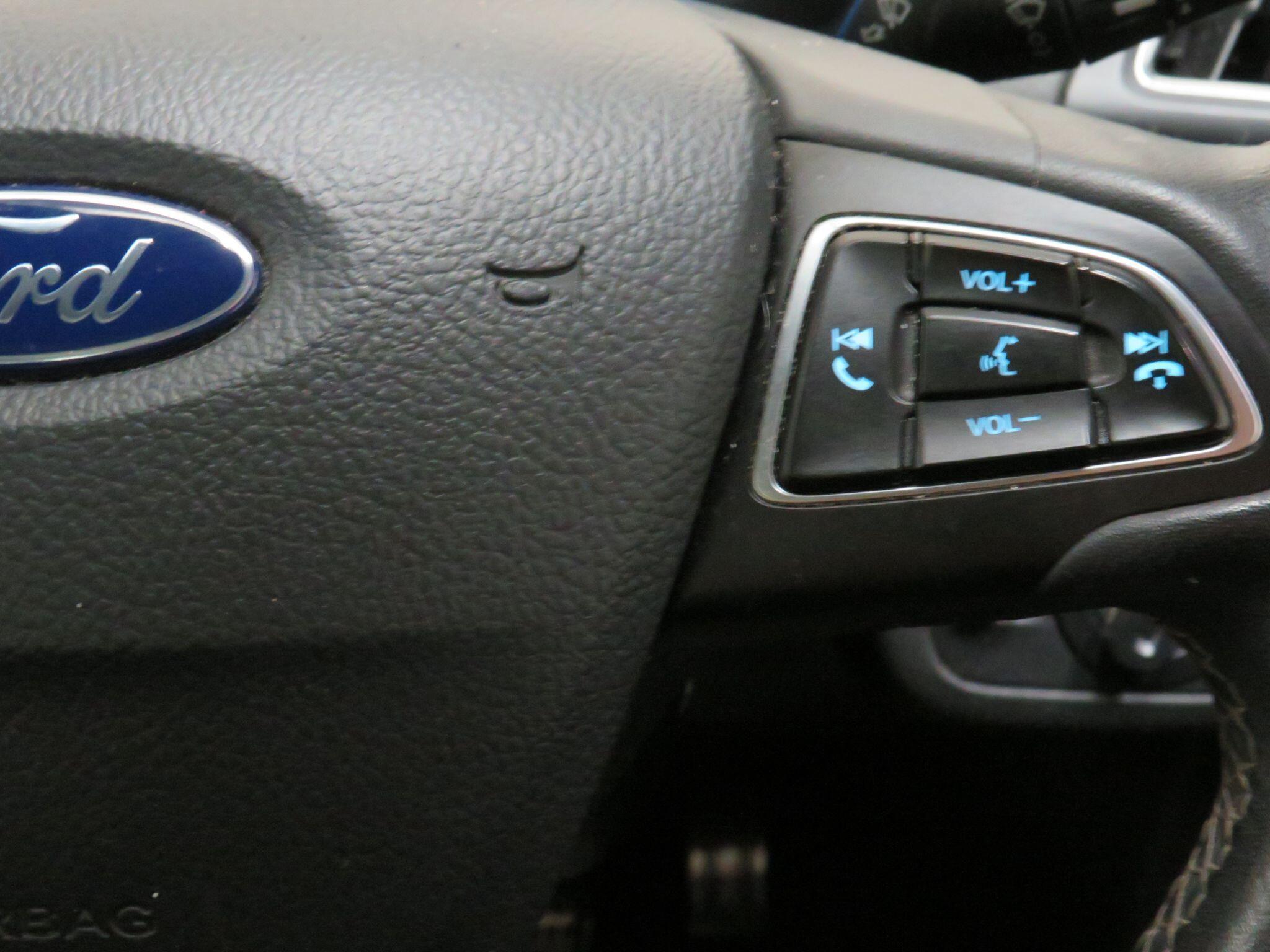 Ford Kuga - Image 17
