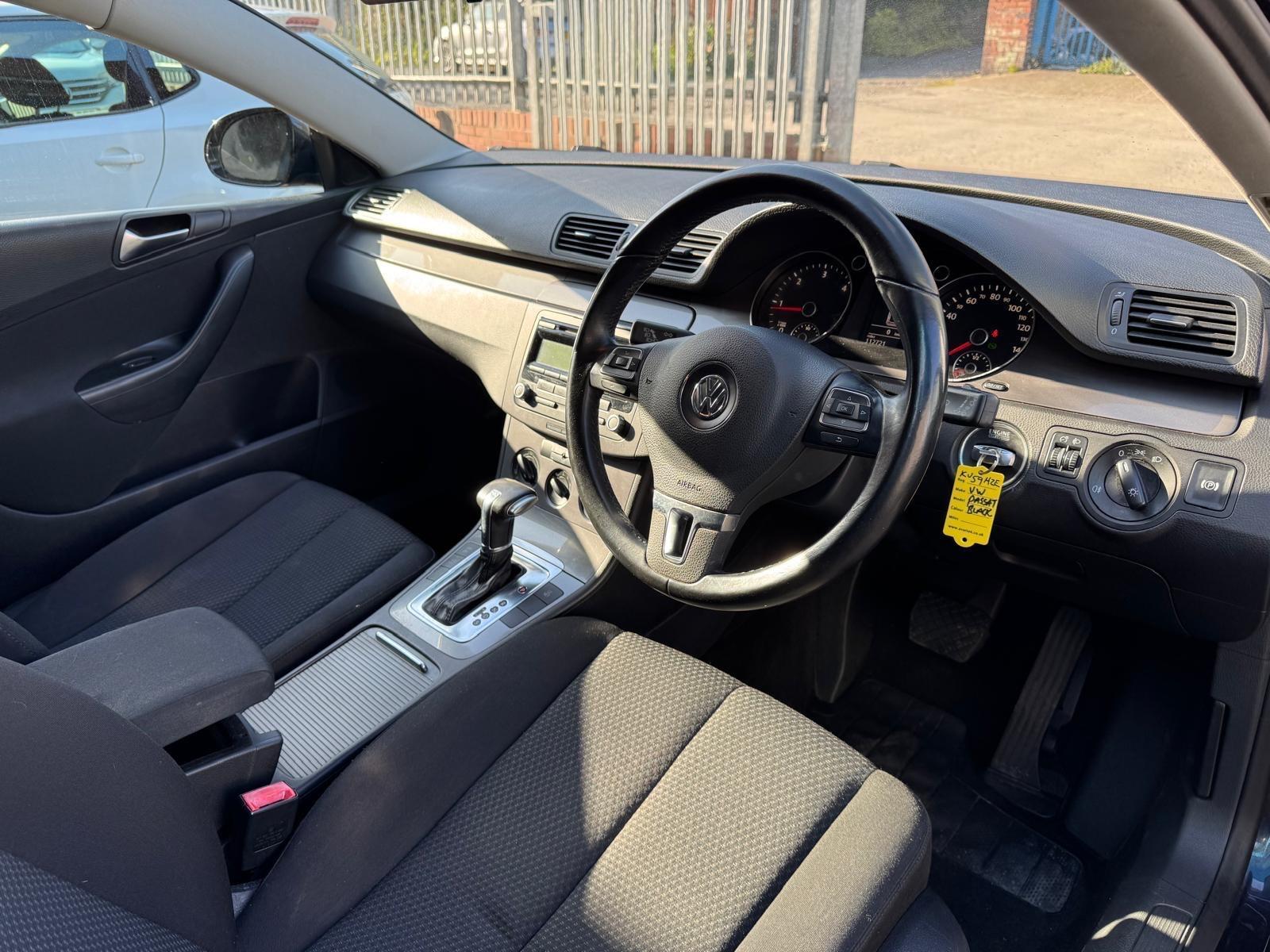 Volkswagen Passat - Image 20