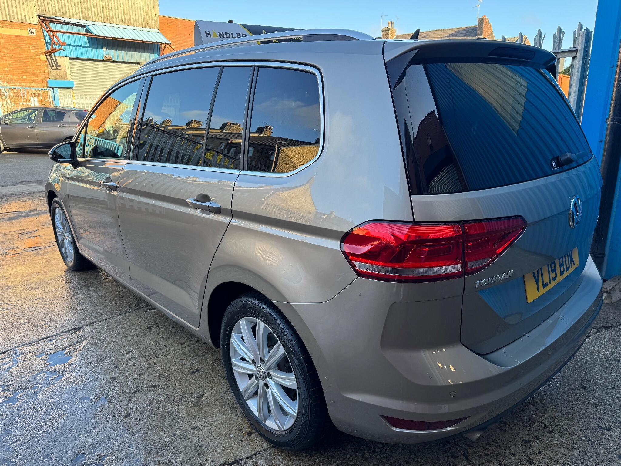 Volkswagen Touran - Image 15