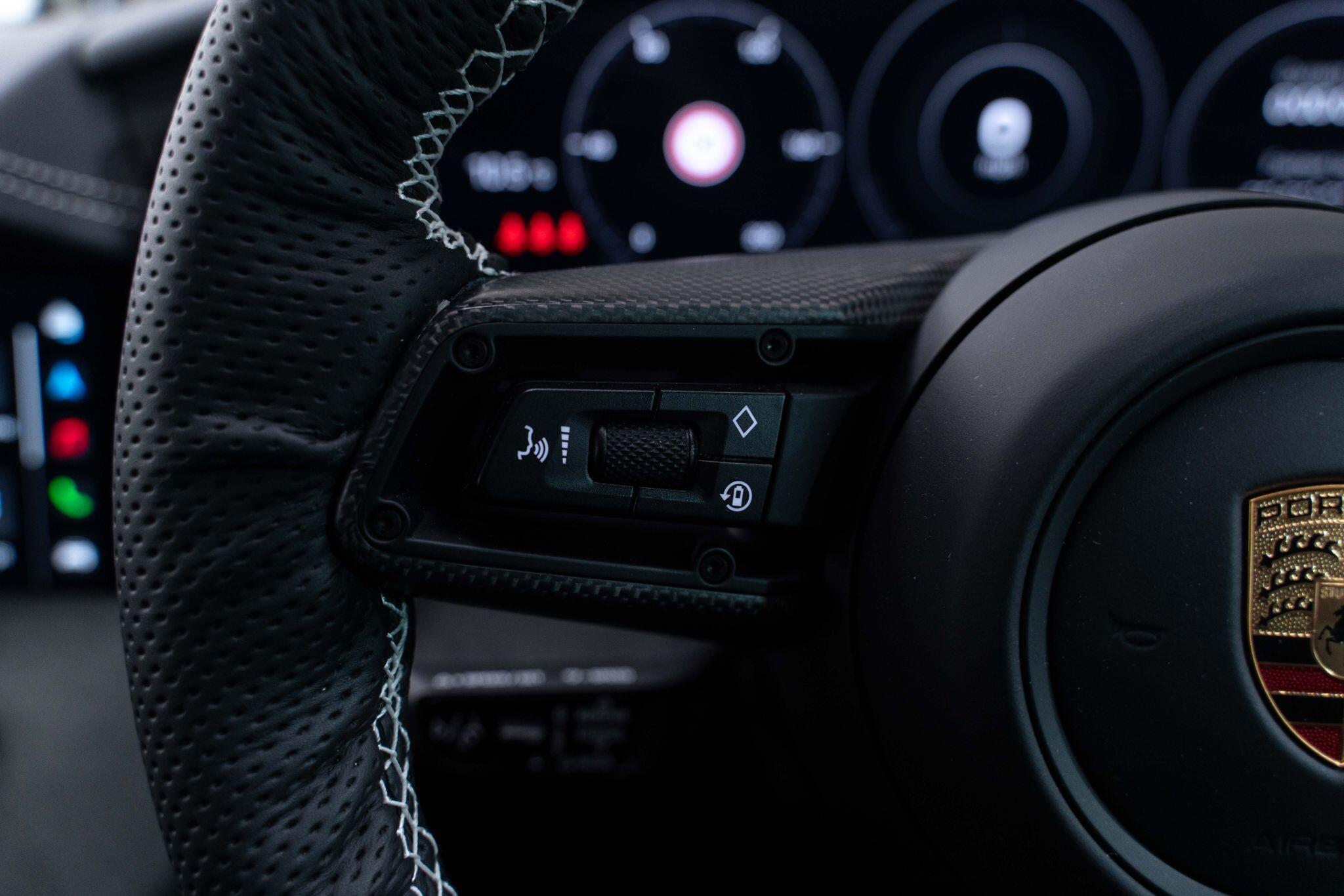 Porsche Taycan - Image 39