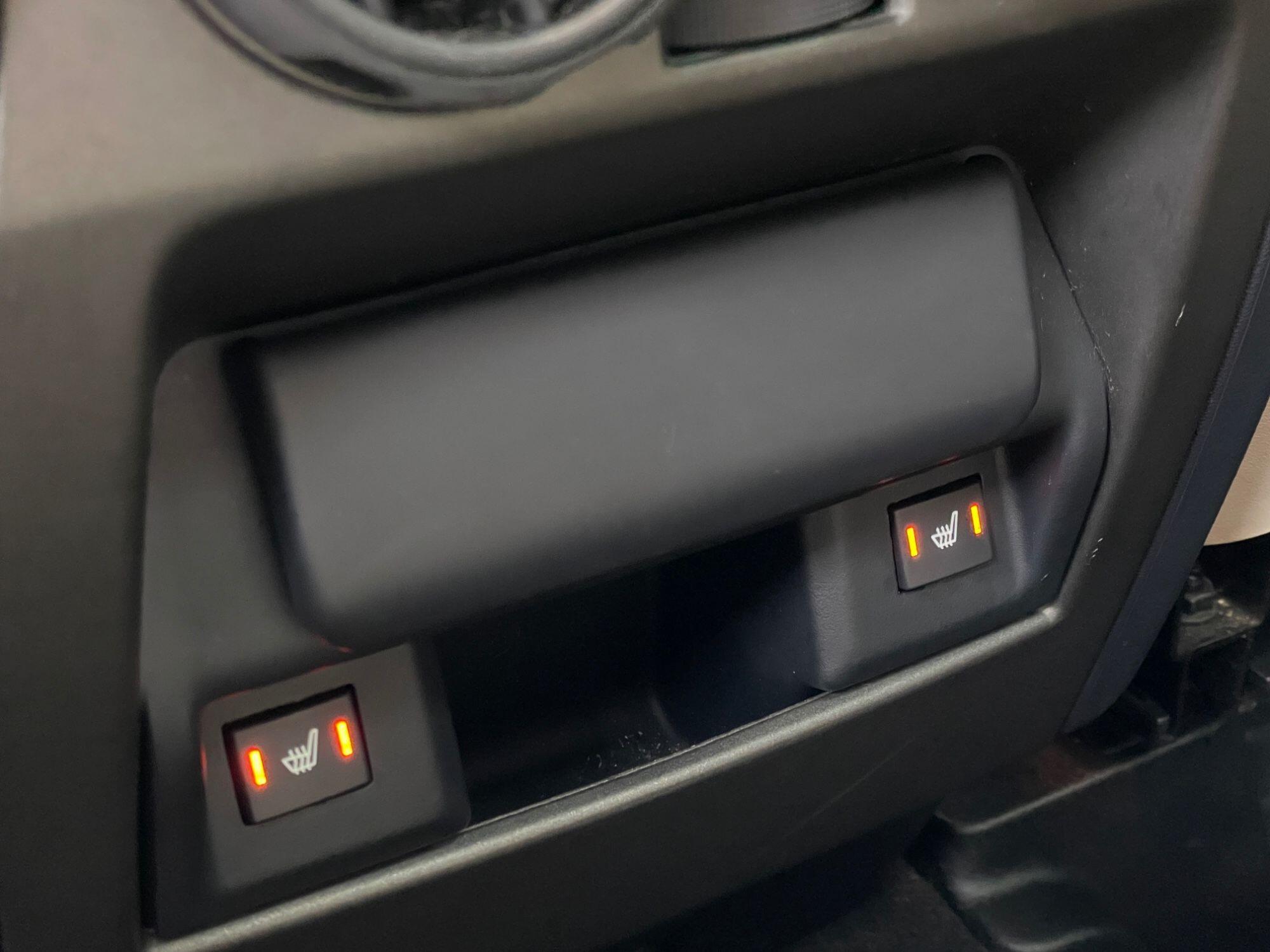 Land Rover DISCOVERY 4 - Image 32