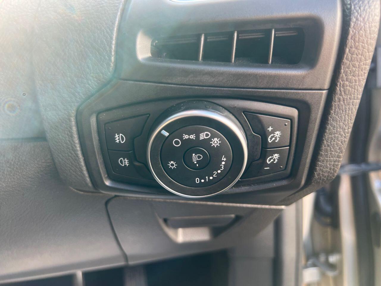 Ford Focus - Image 29