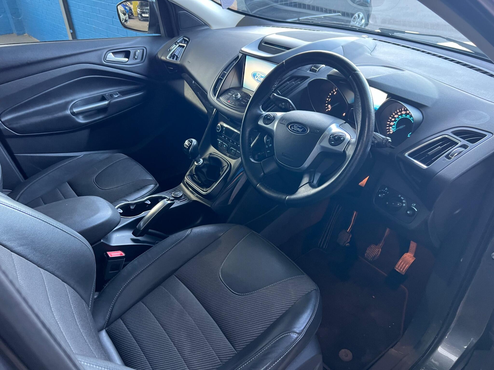 Ford Kuga - Image 15