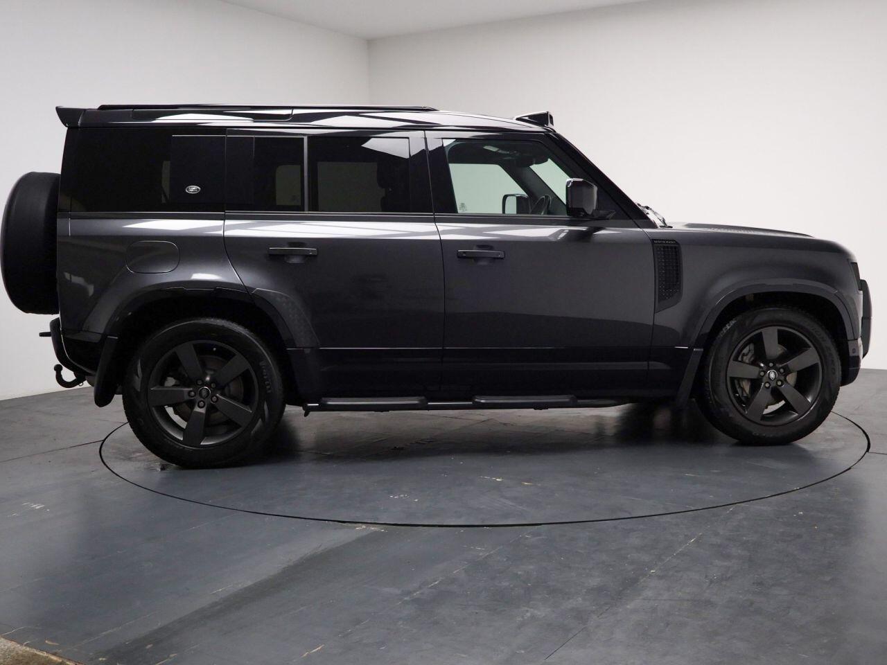 Land Rover Defender 110 - Image 17