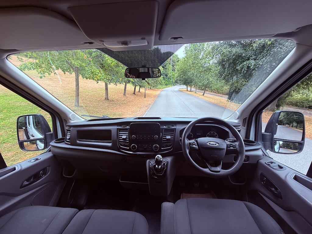 Ford Transit - Image 19