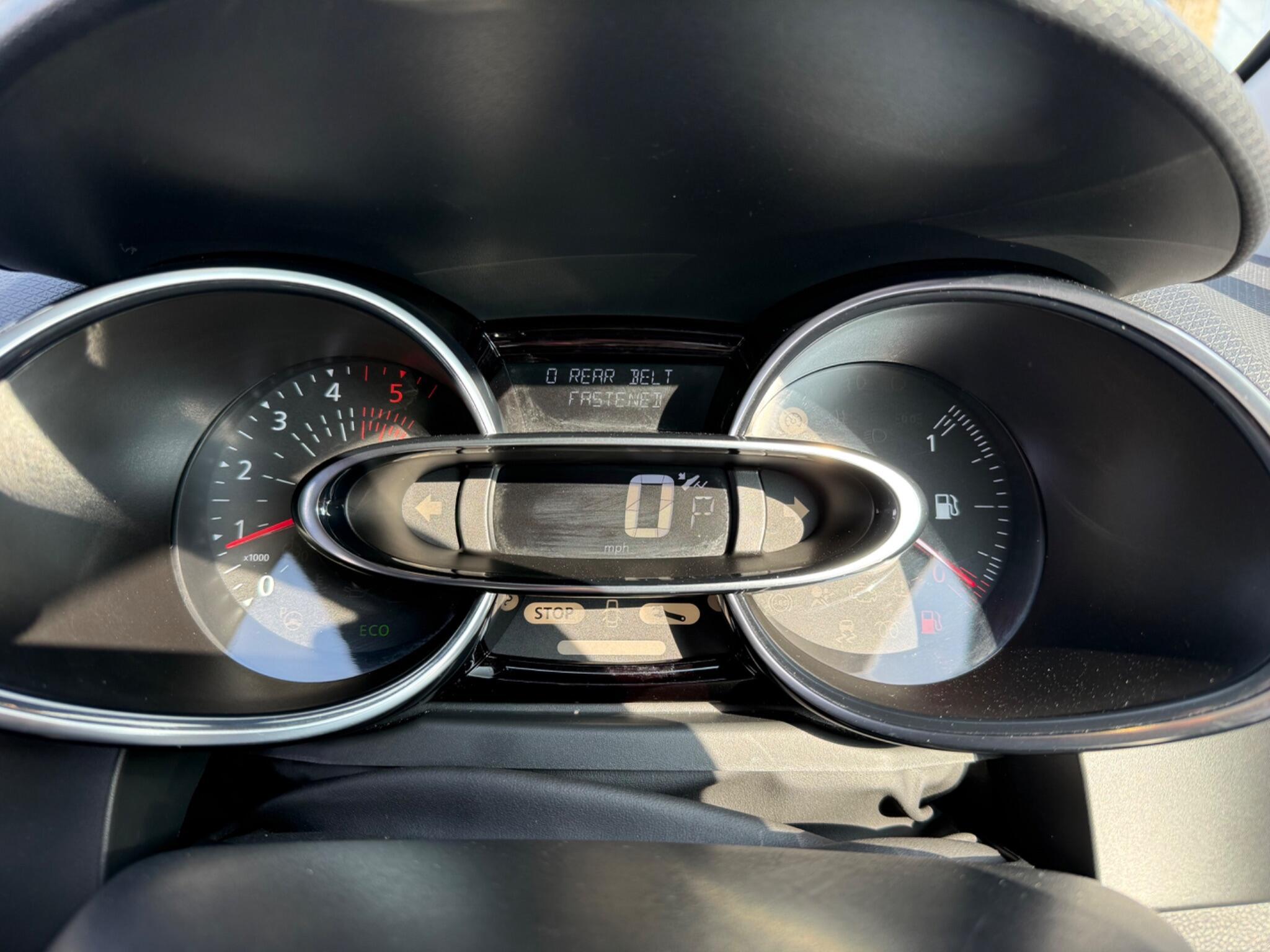 Renault Clio - Image 42