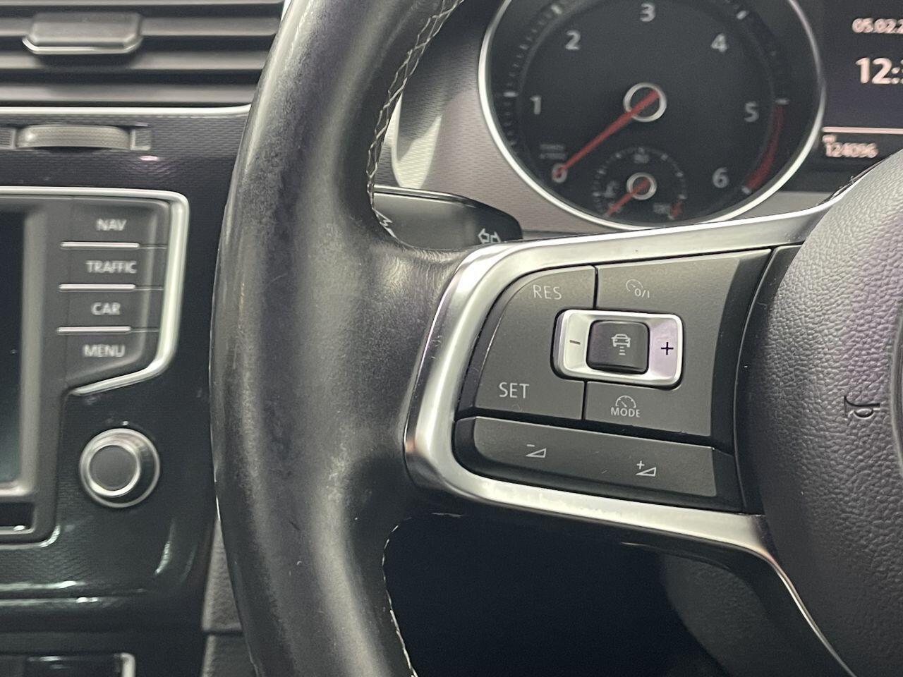 Volkswagen Golf - Image 33