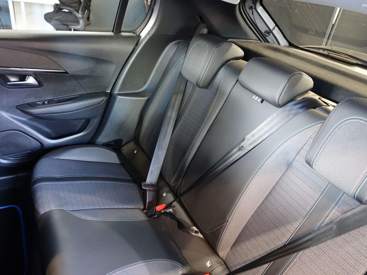 Peugeot E-208 - Image 7