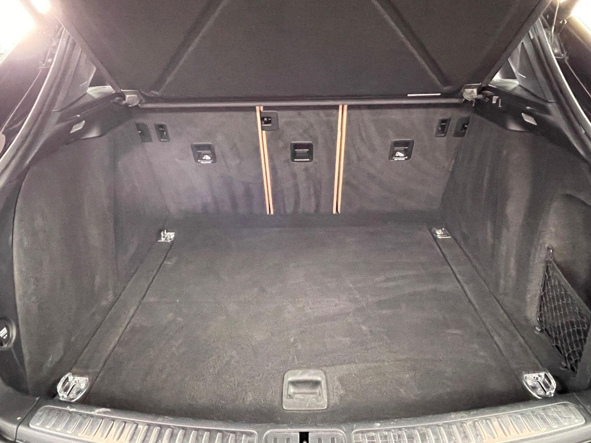 Porsche Macan - Image 21