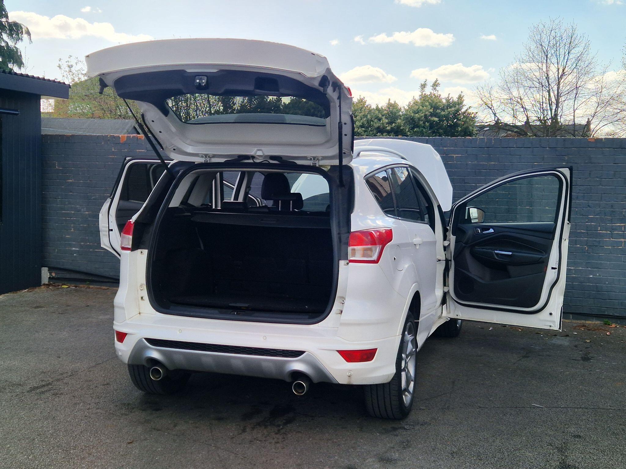 Ford Kuga - Image 21