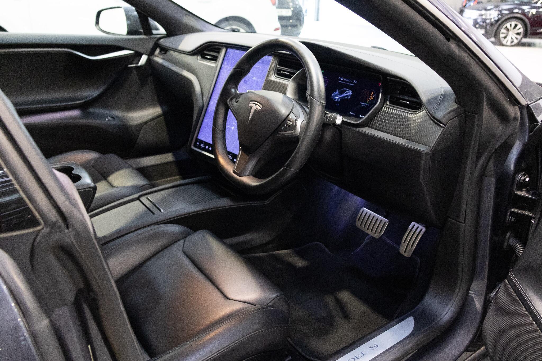 Tesla Model S - Image 18