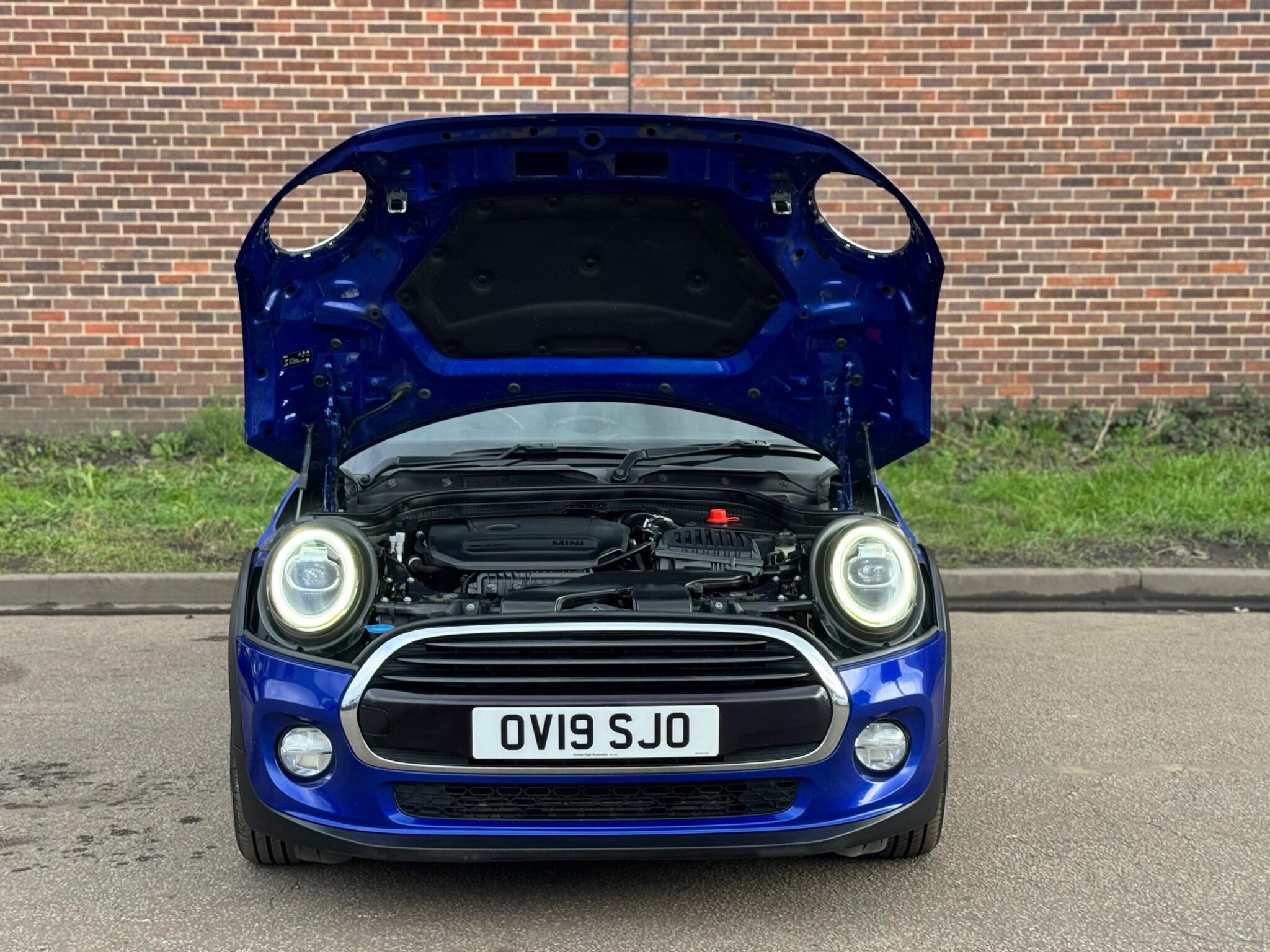 MINI Convertible - Image 19