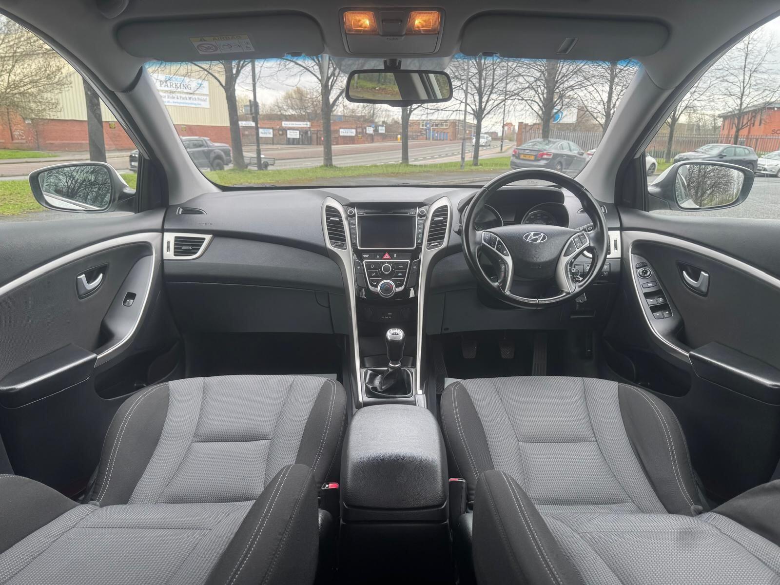 Hyundai i30 - Image 14