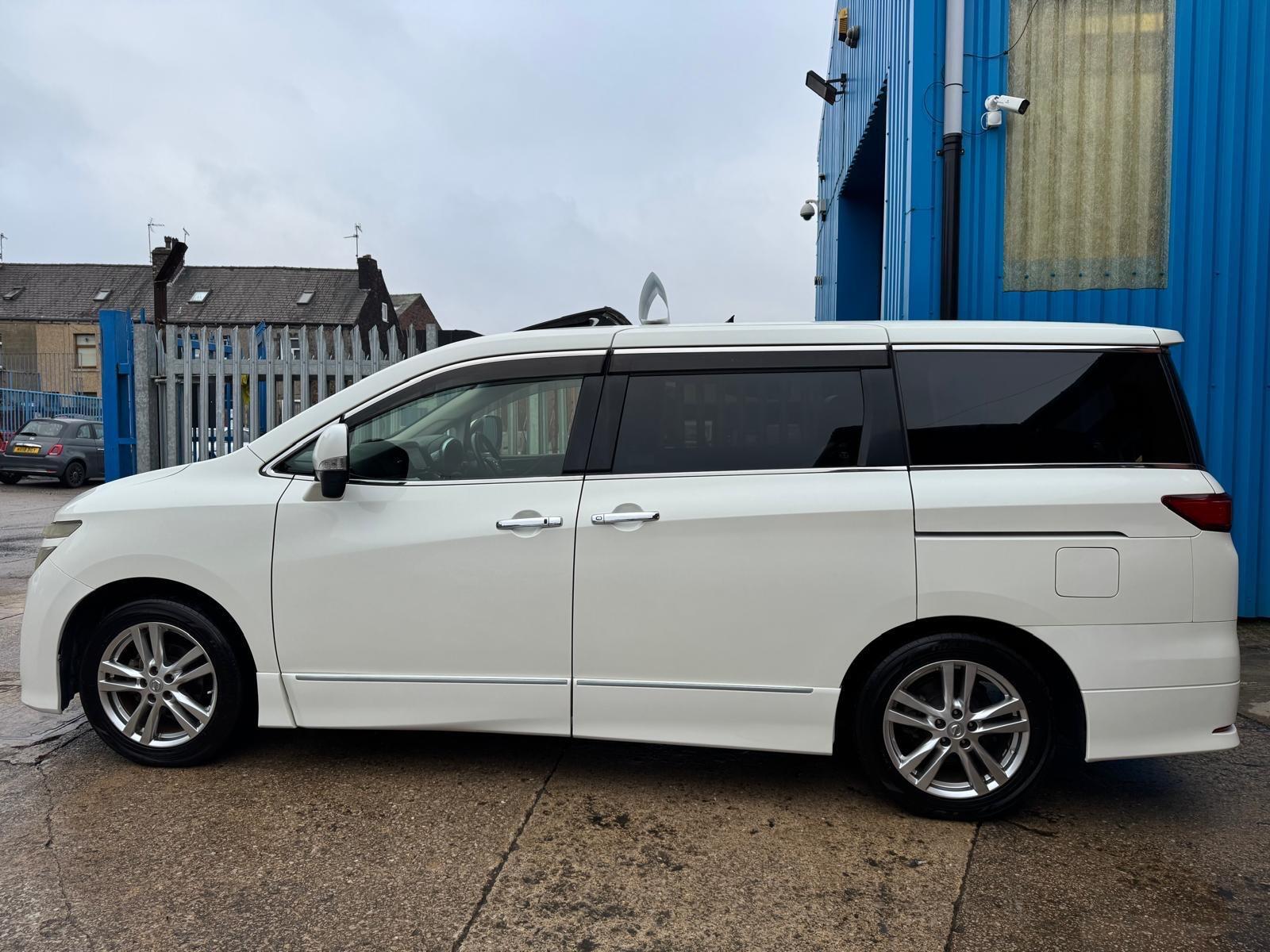 Nissan Elgrand - Image 12