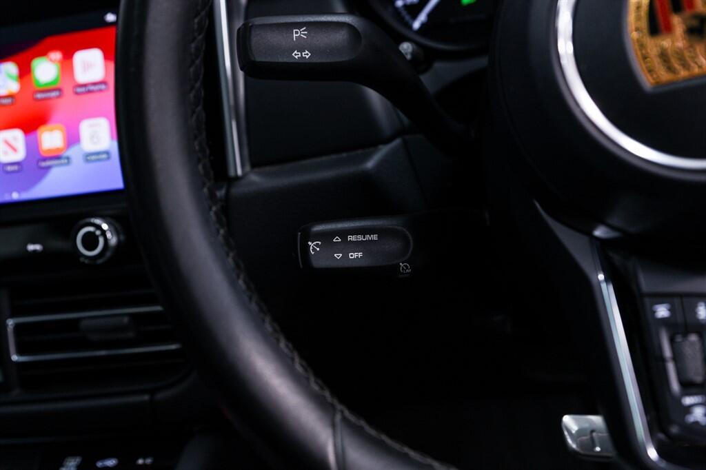 Porsche Macan - Image 24