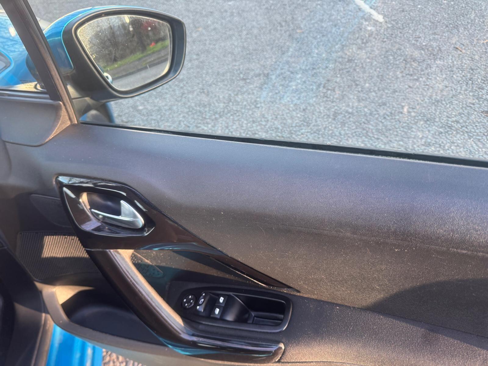 Peugeot 208 - Image 27