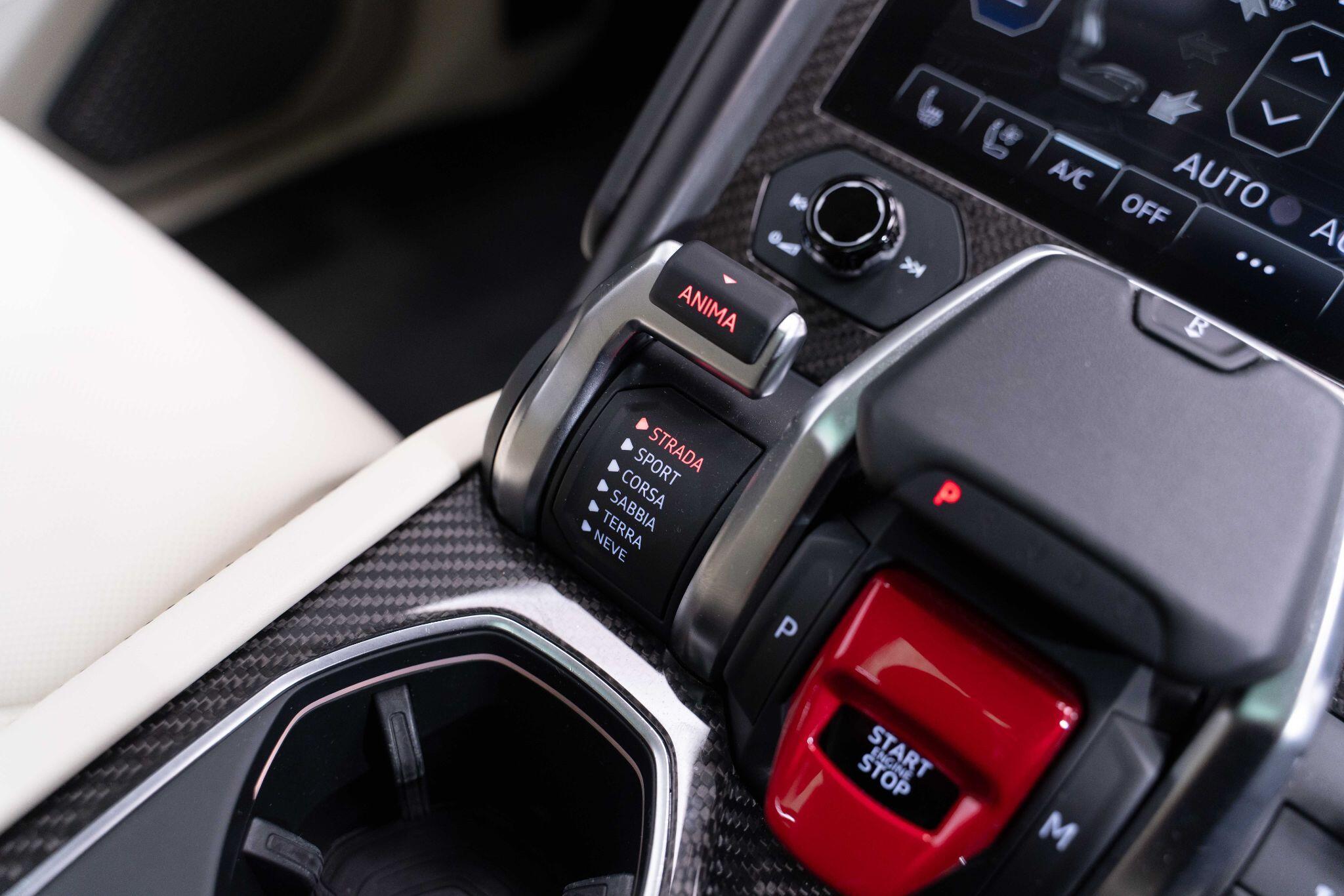 Lamborghini Urus - Image 53