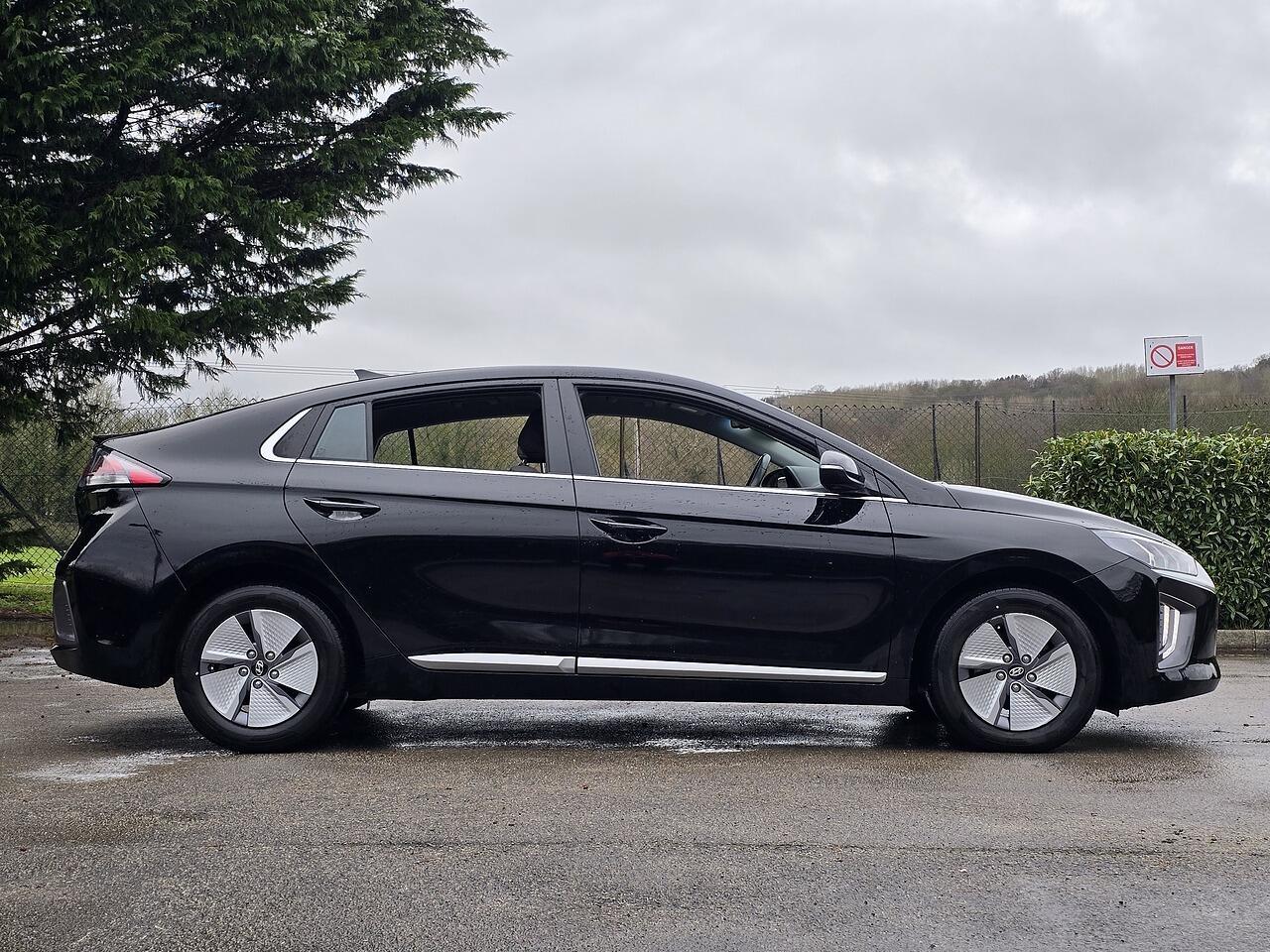 Hyundai Ioniq - Image 27