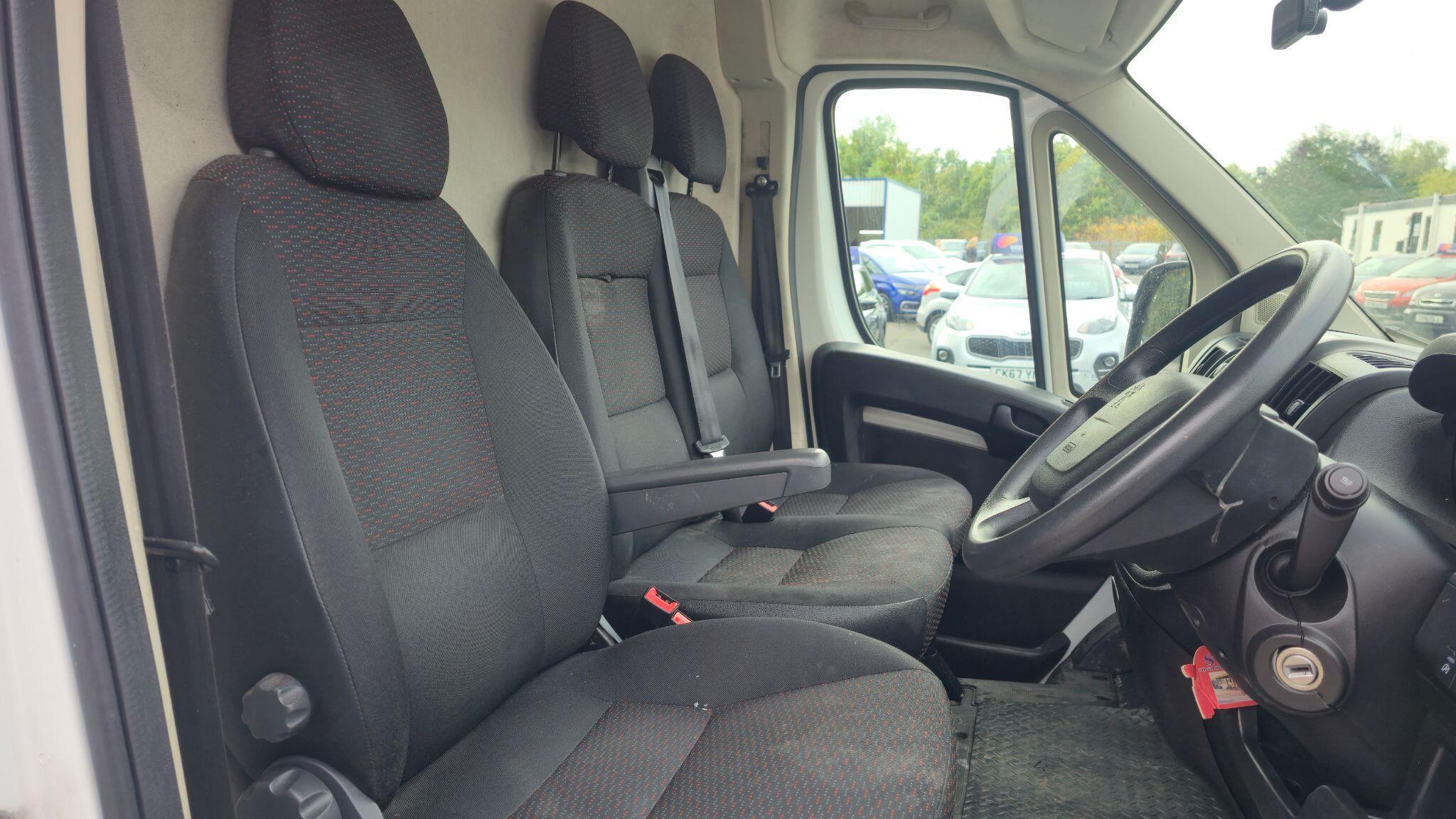 Peugeot Boxer - Image 11
