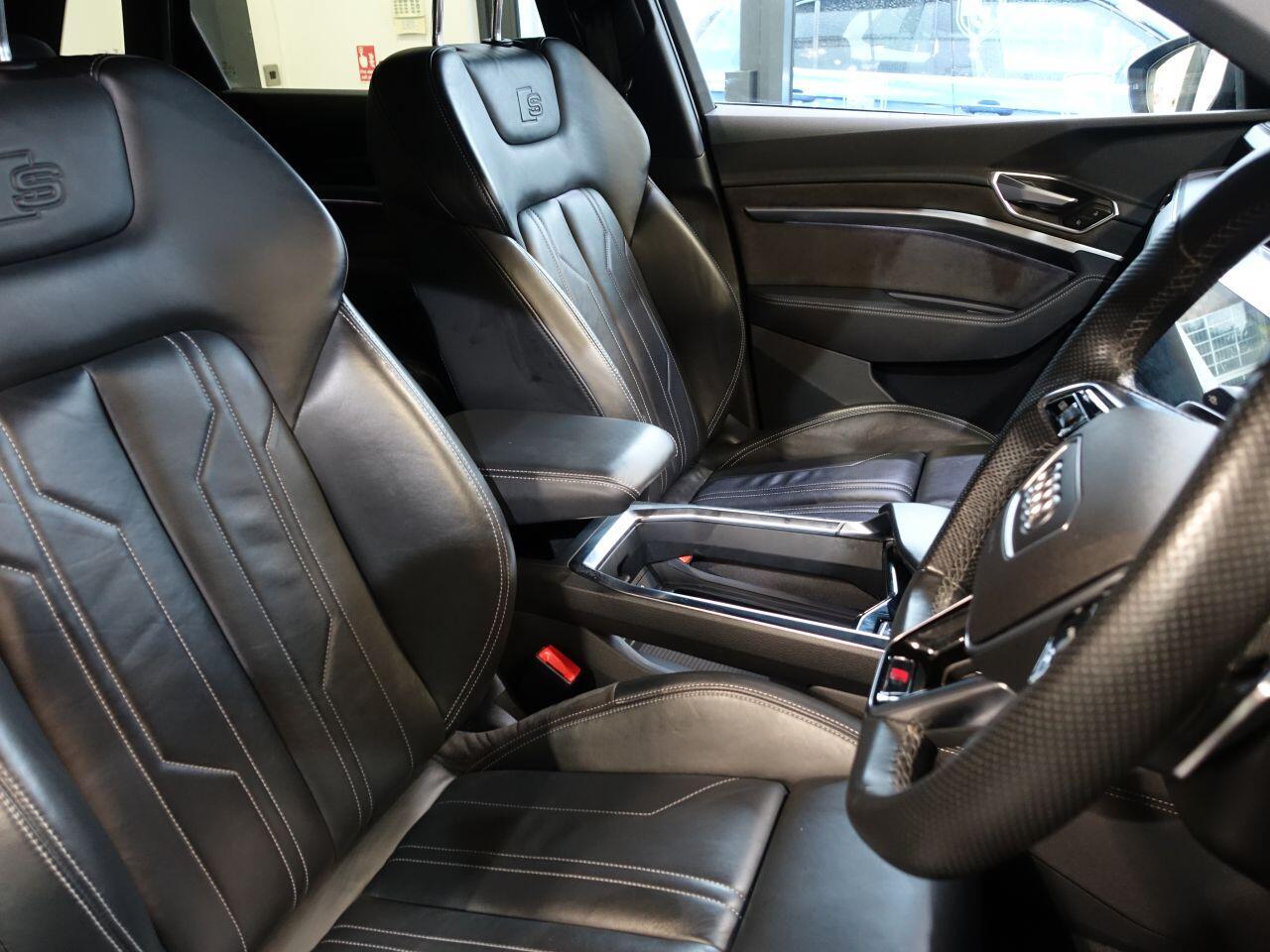 Audi E-Tron - Image 18