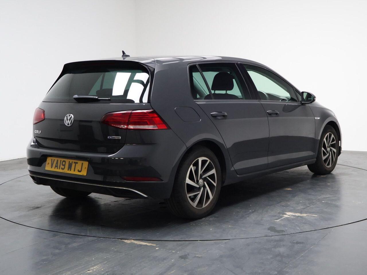 Volkswagen Golf - Image 12