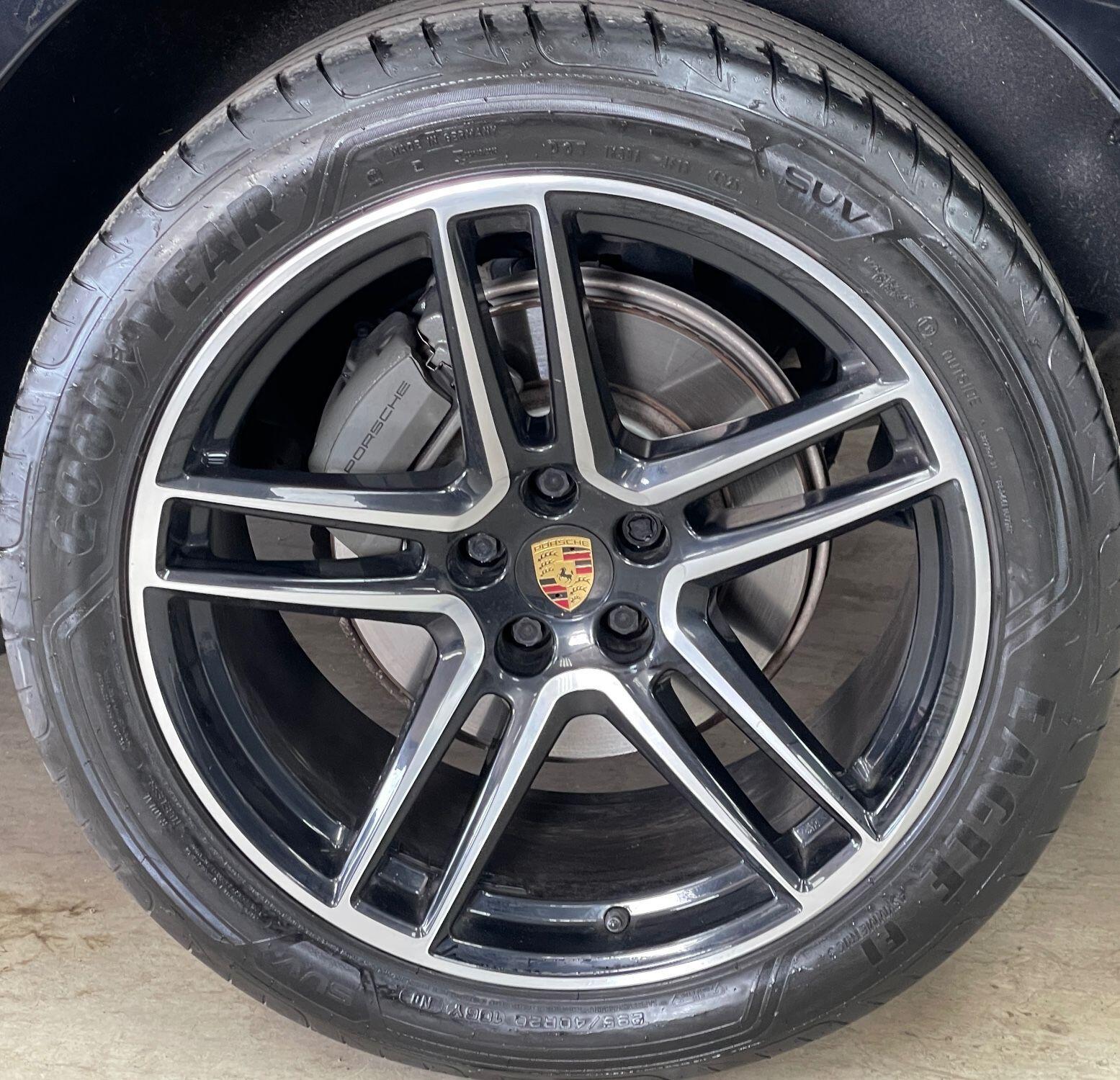 Porsche Macan - Image 16