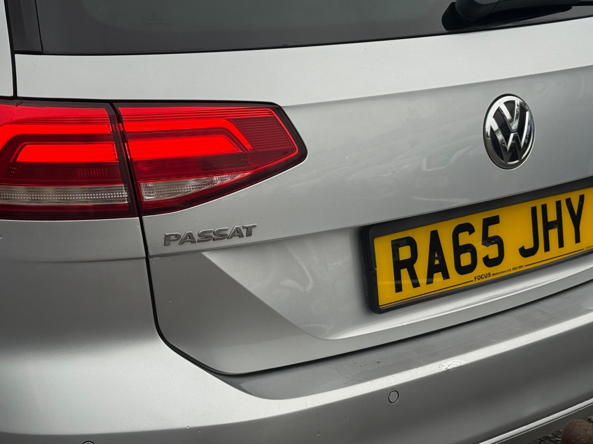 Volkswagen Passat - Image 49