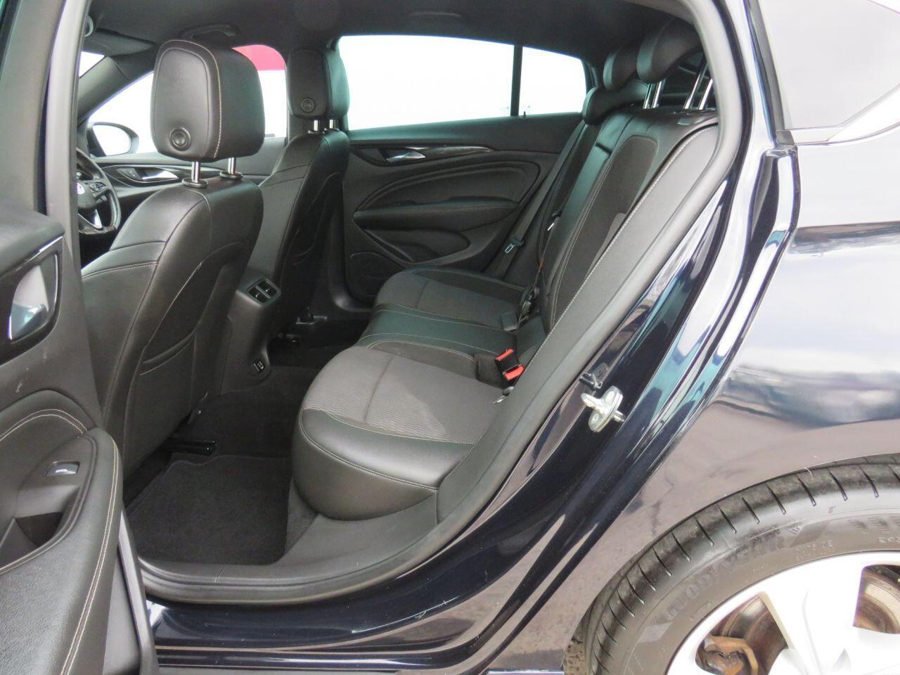 Vauxhall Insignia - Image 10