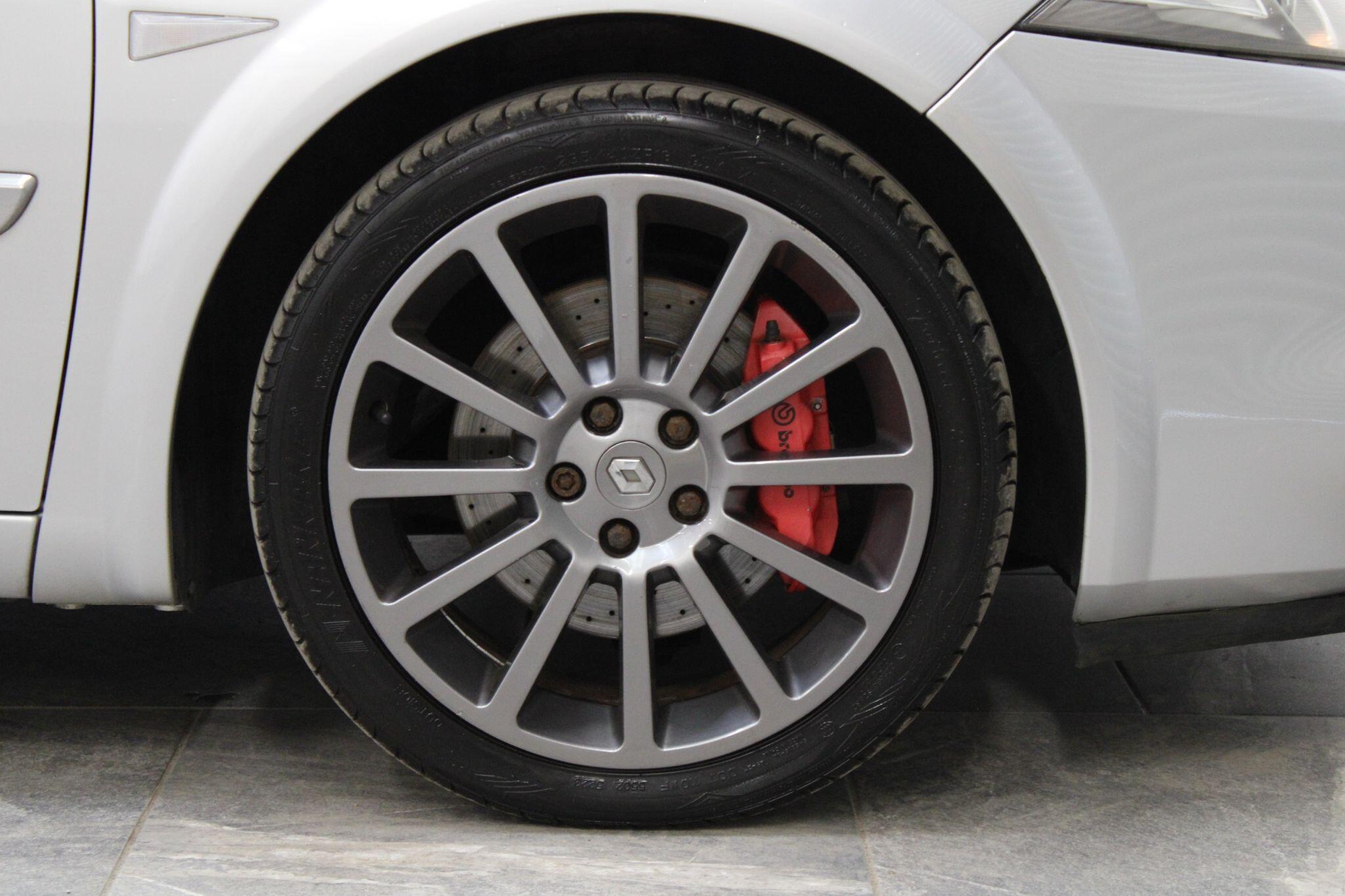 Renault Megane - Image 35
