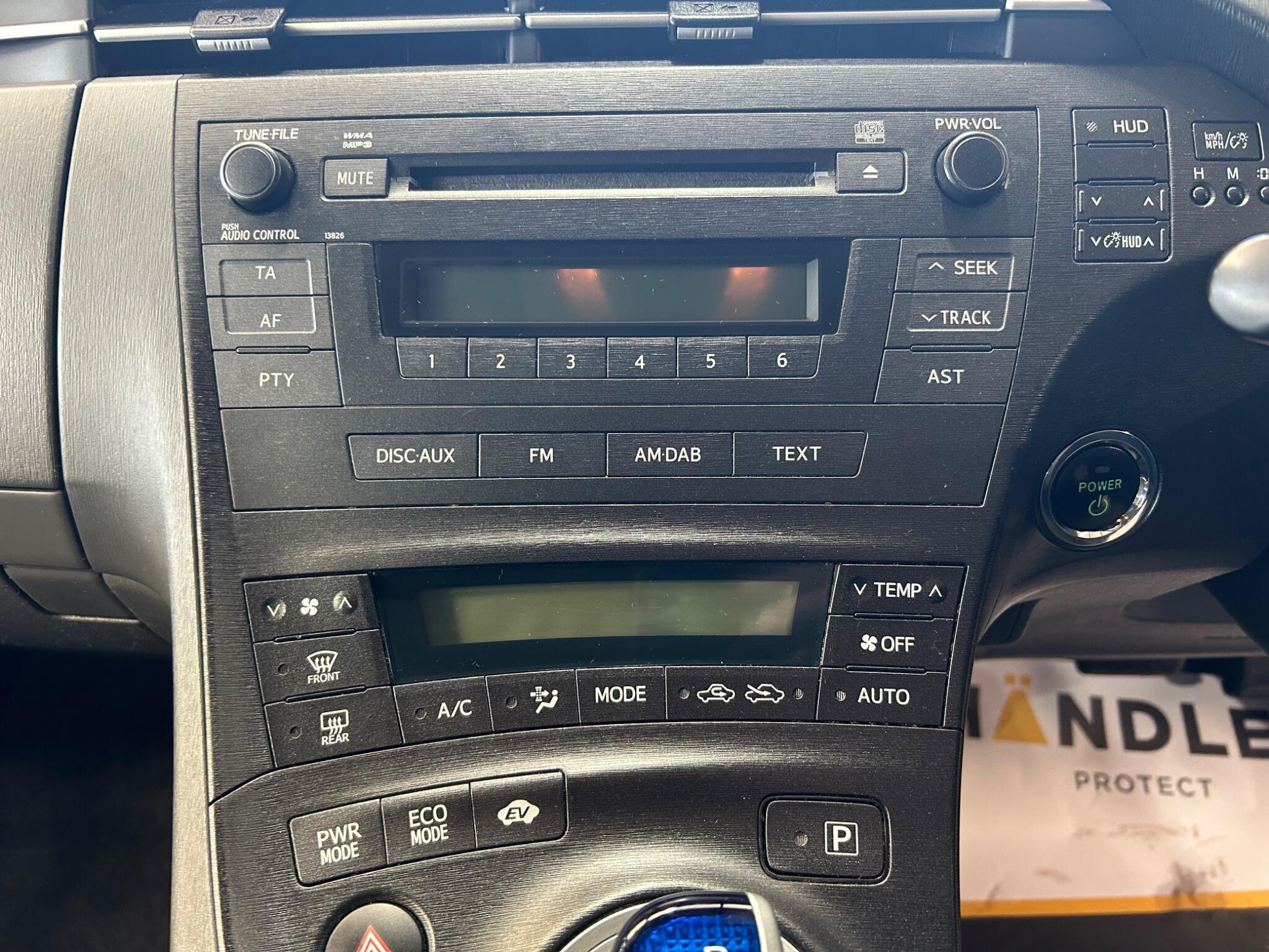 Toyota Prius - Image 12