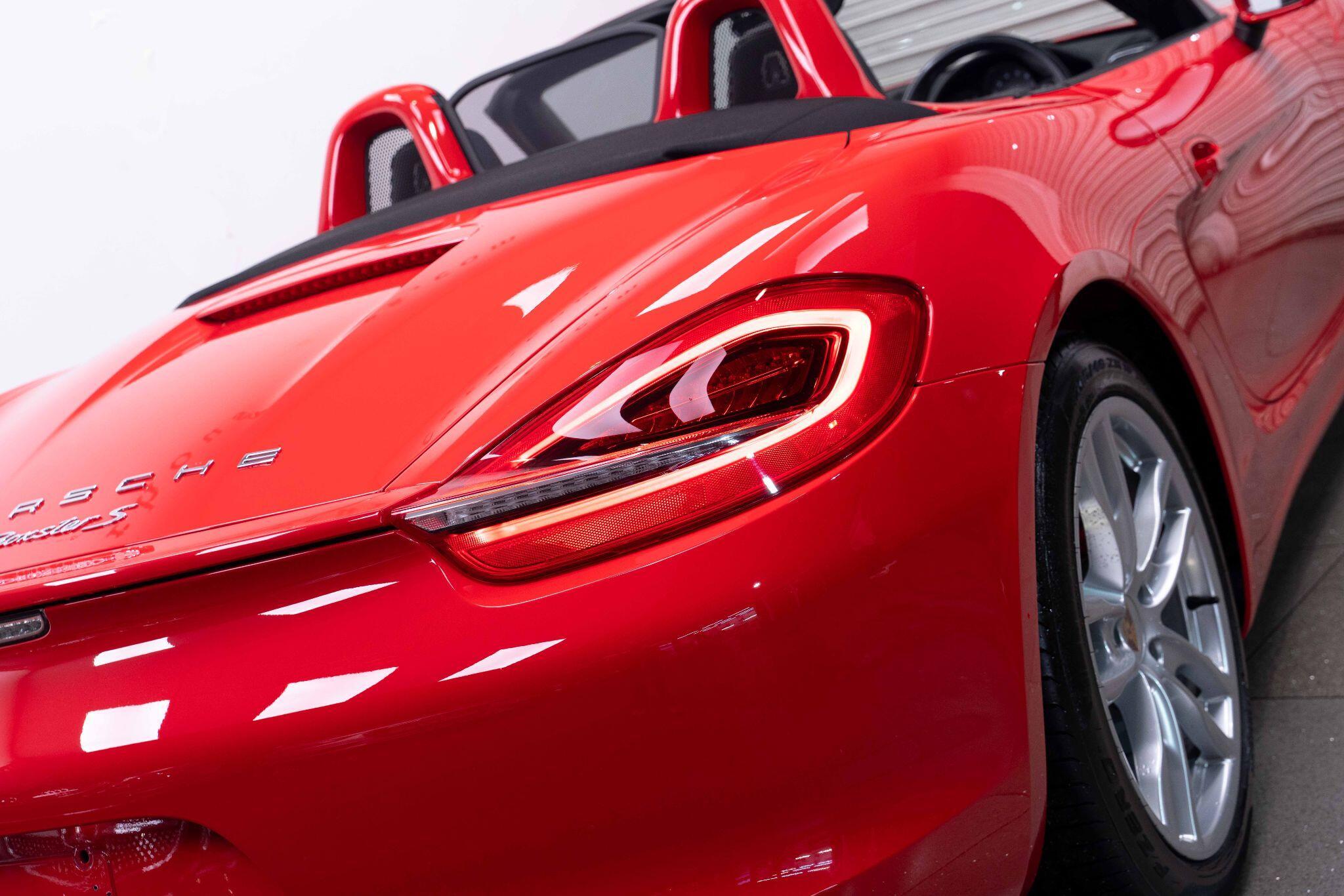 Porsche Boxster - Image 29