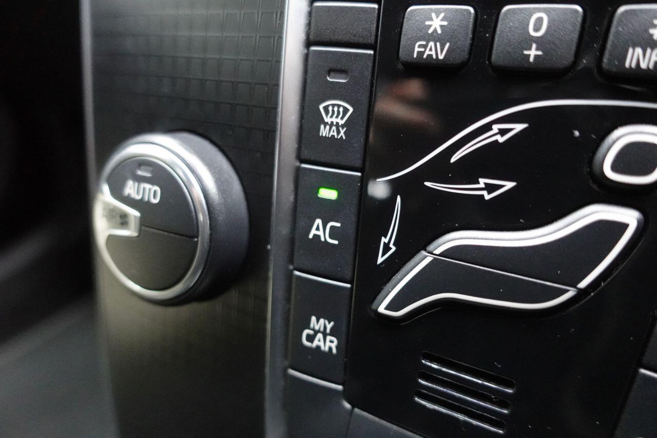 Volvo V40 - Image 25