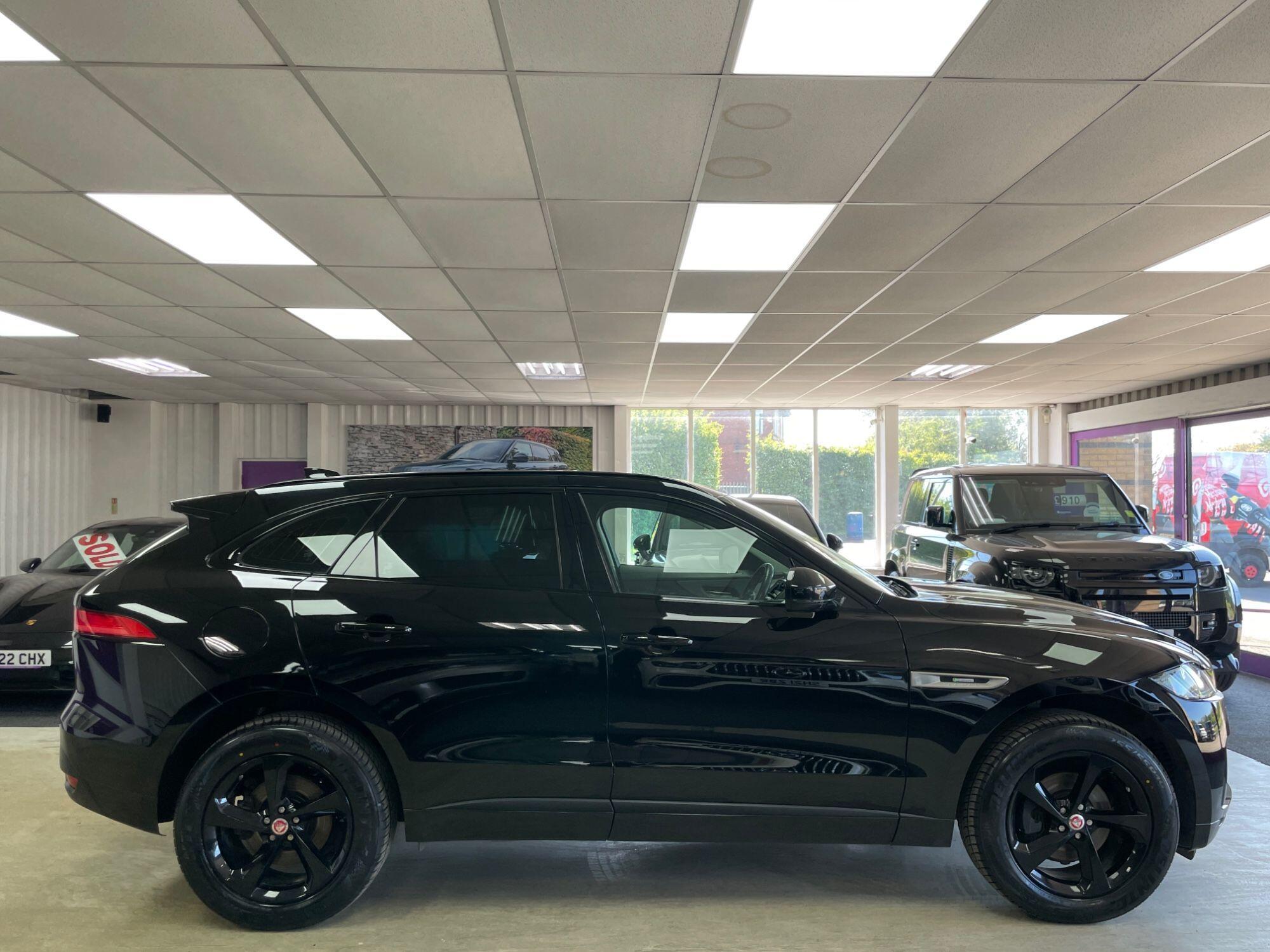 Jaguar F-Pace - Image 11