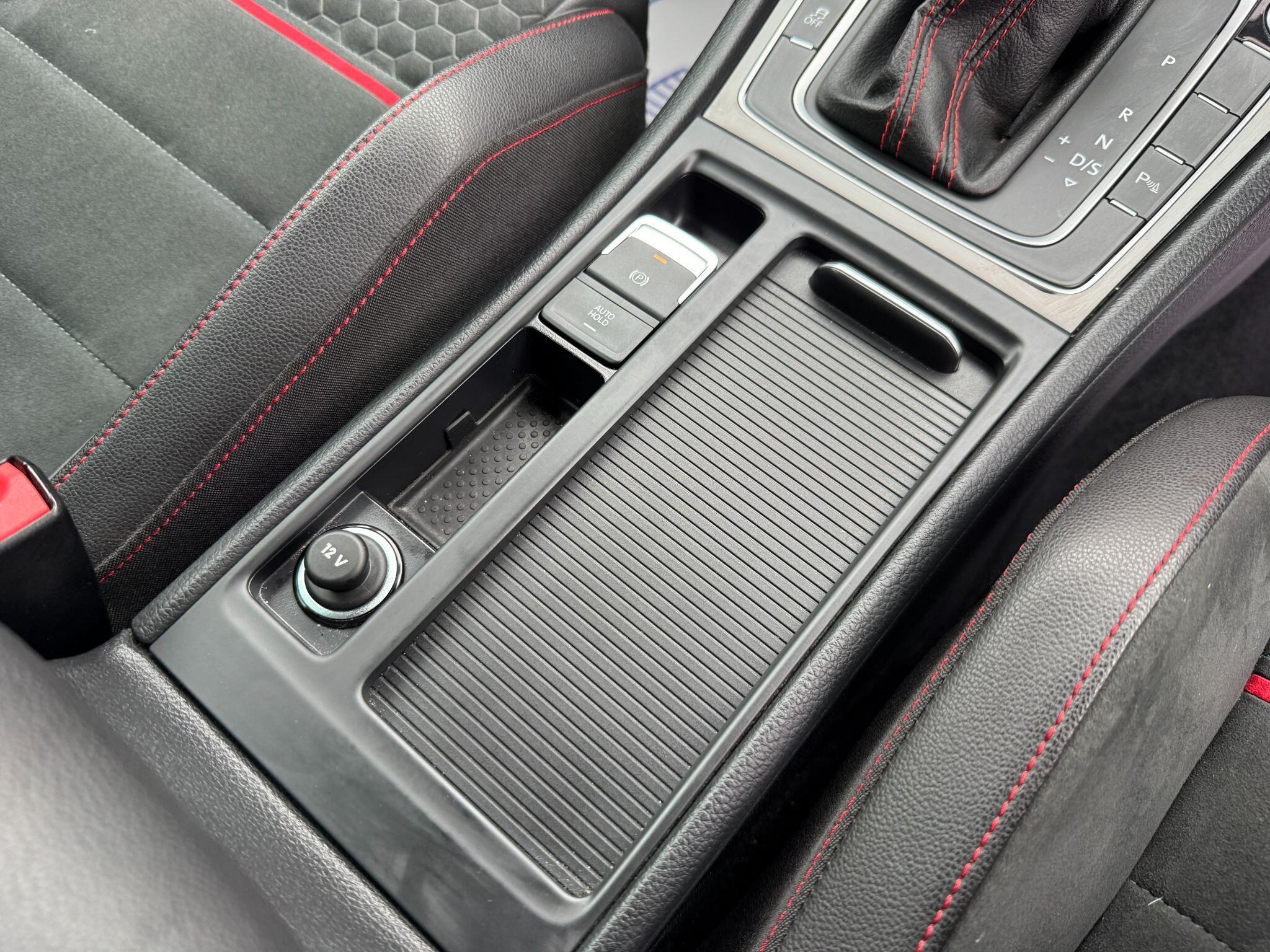 Volkswagen Golf - Image 53