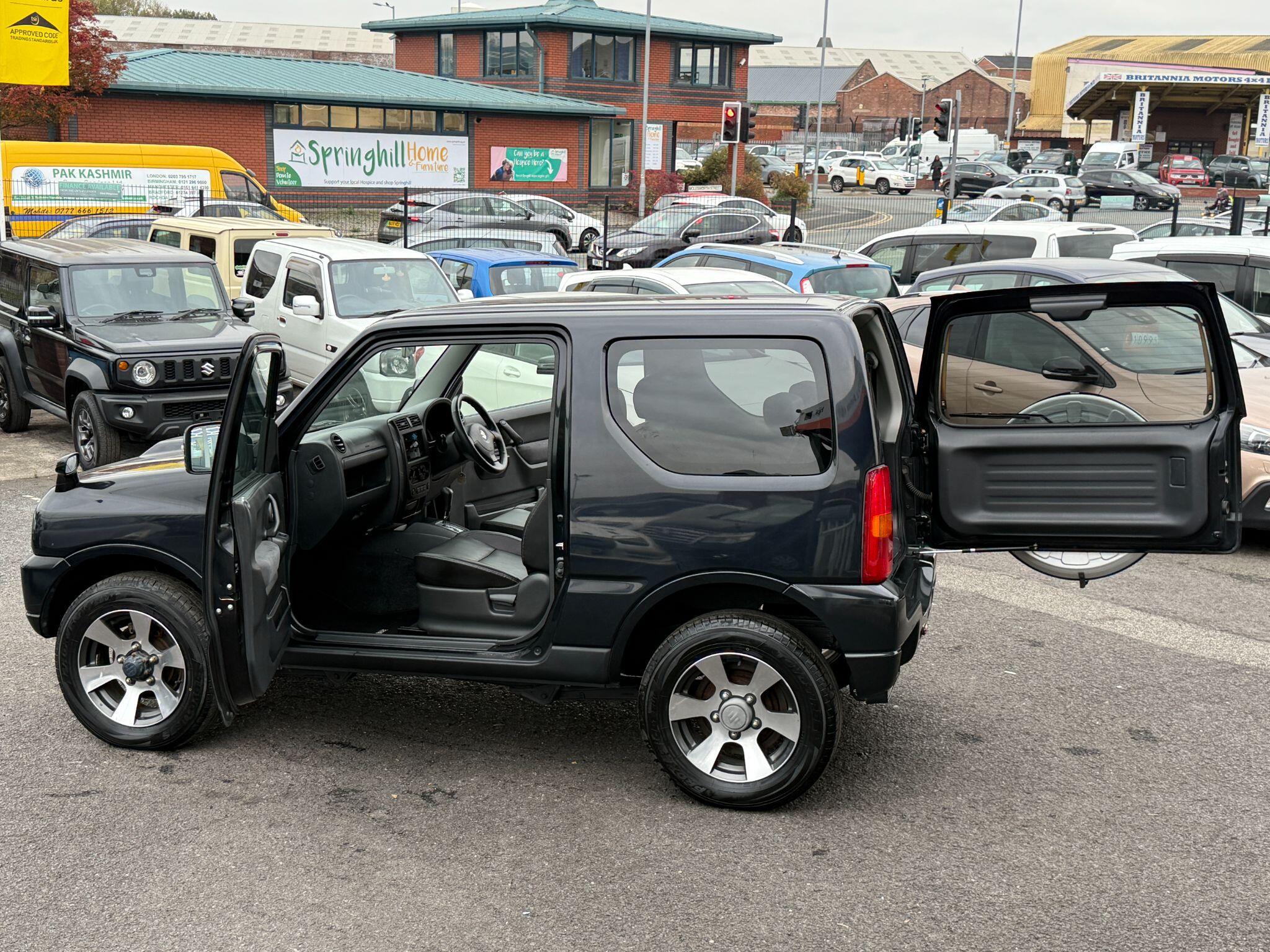 Suzuki Jimny - Image 28