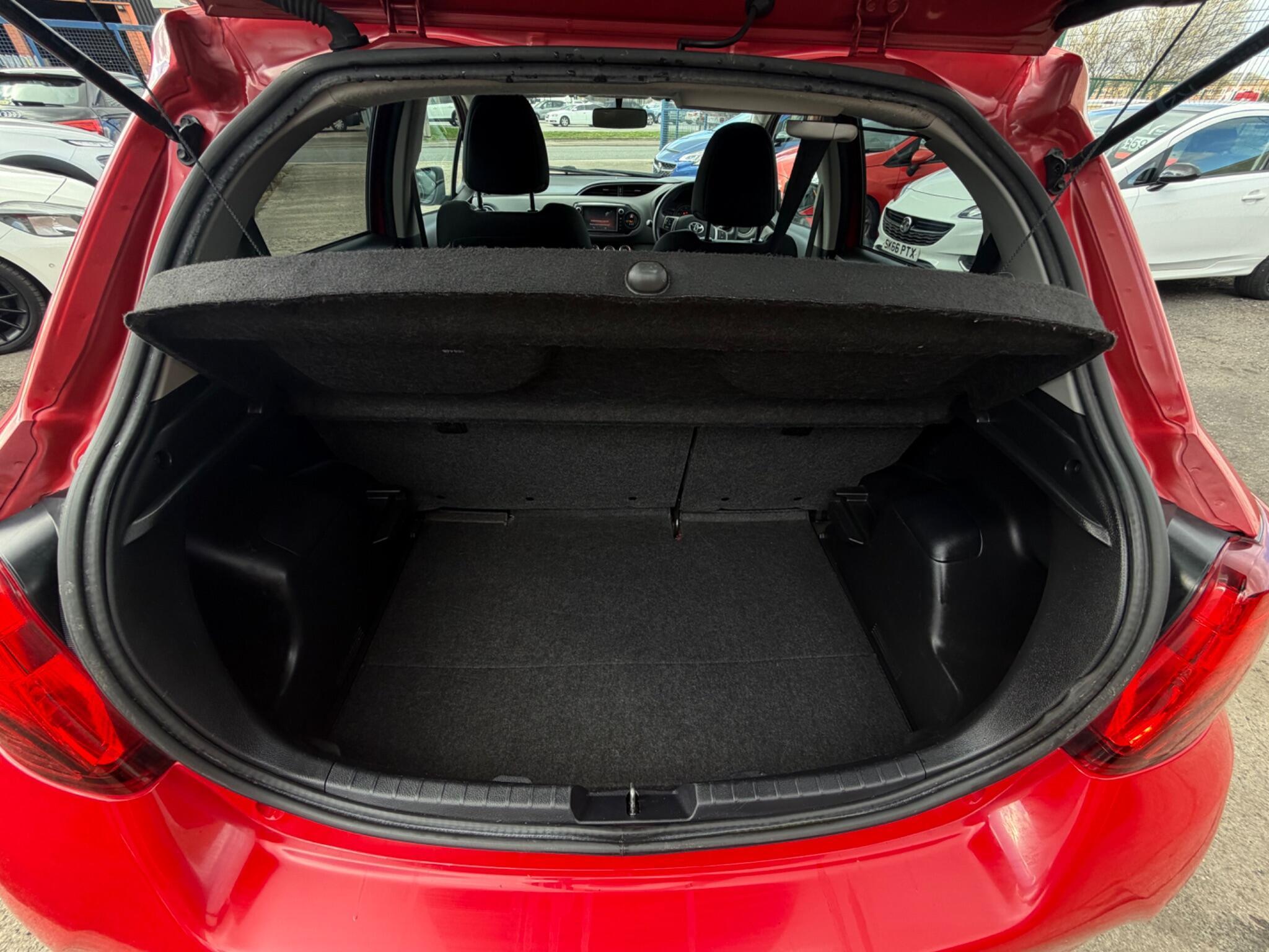 Toyota Yaris - Image 25